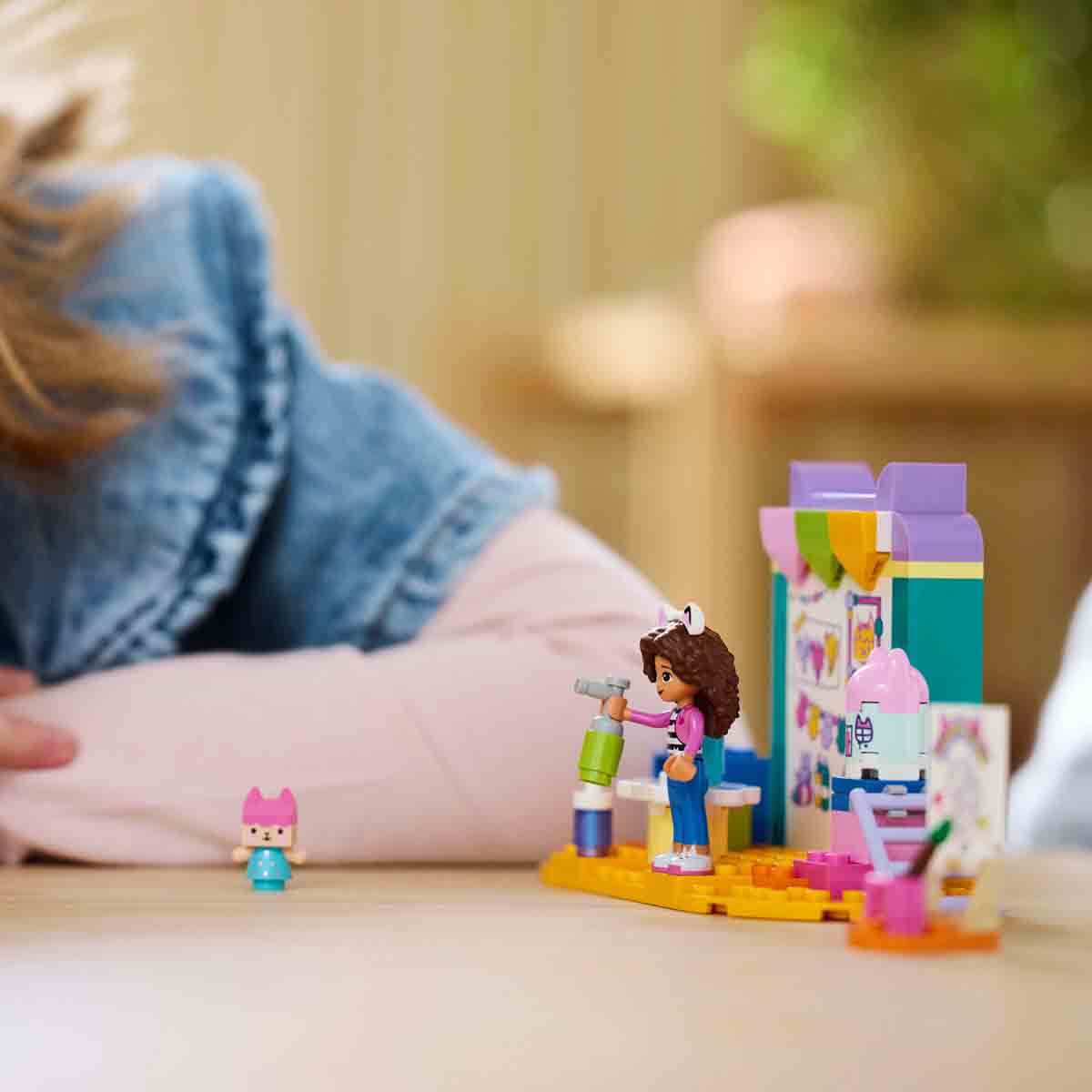 undefined - 1e81d_LEGO_4_Gabbys_Dollhouse_Karton_Yavru_Kedi_ile_El_S.jpg