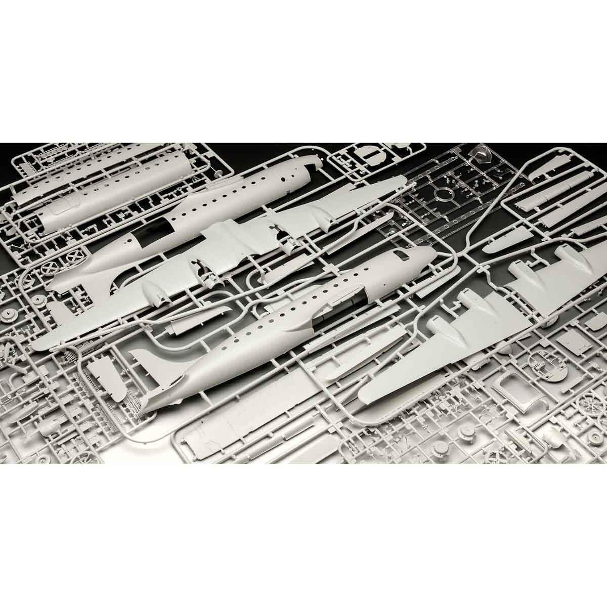undefined - 20199_Revell_172_75th_Anniversary_Berlin_Airlift_VG05652.jpg