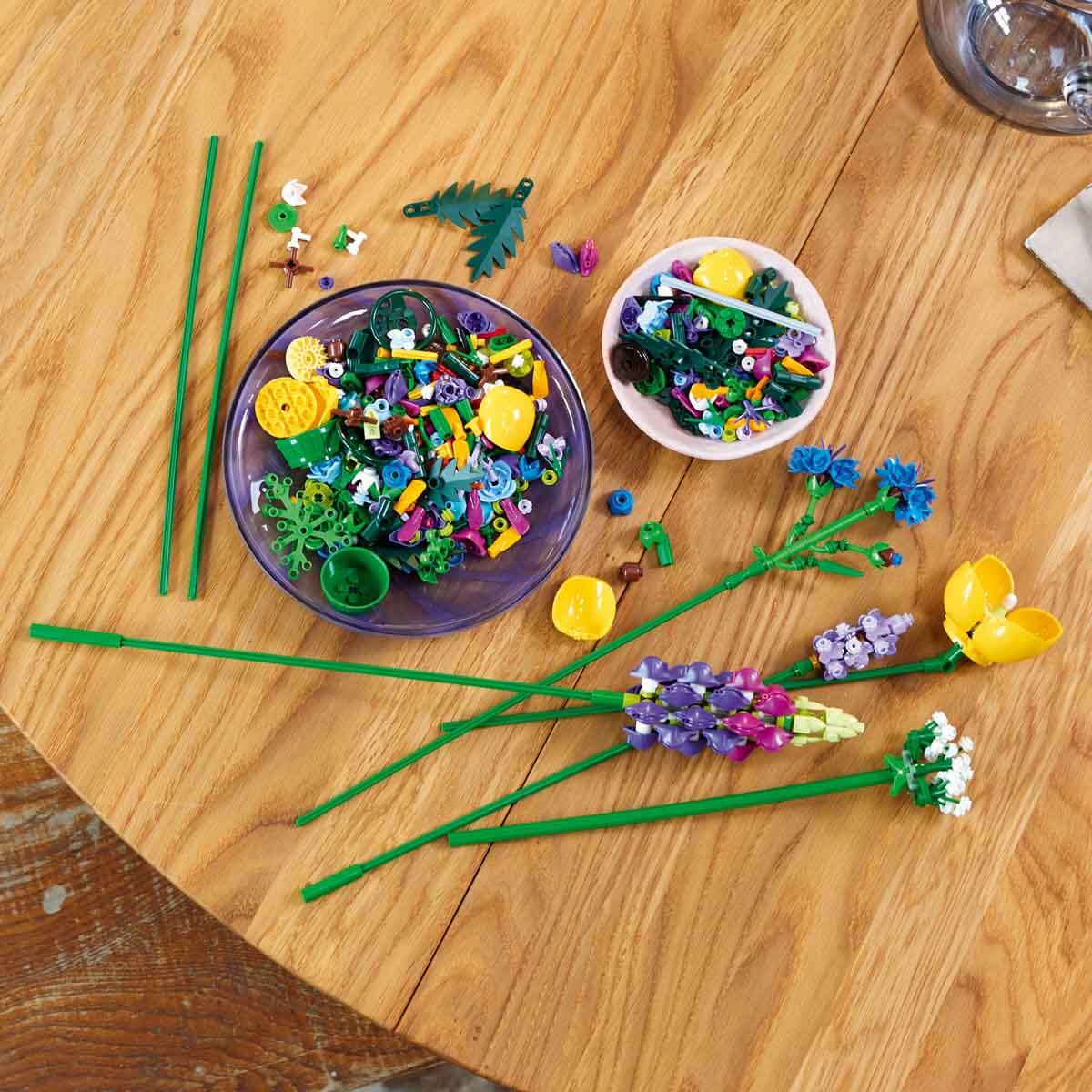 undefined - 208a8_LEGO_Icons_Kir_Cicekleri_Buketi_10313.jpg