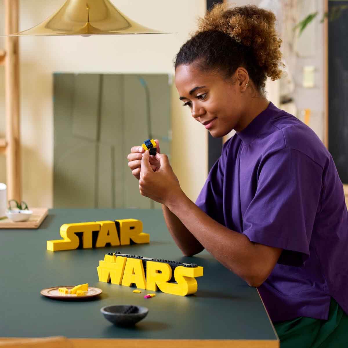 undefined - 22bc0_LEGO_Star_Wars_Parcalarla_Yapilan_Star_Wars_Logosu.jpg