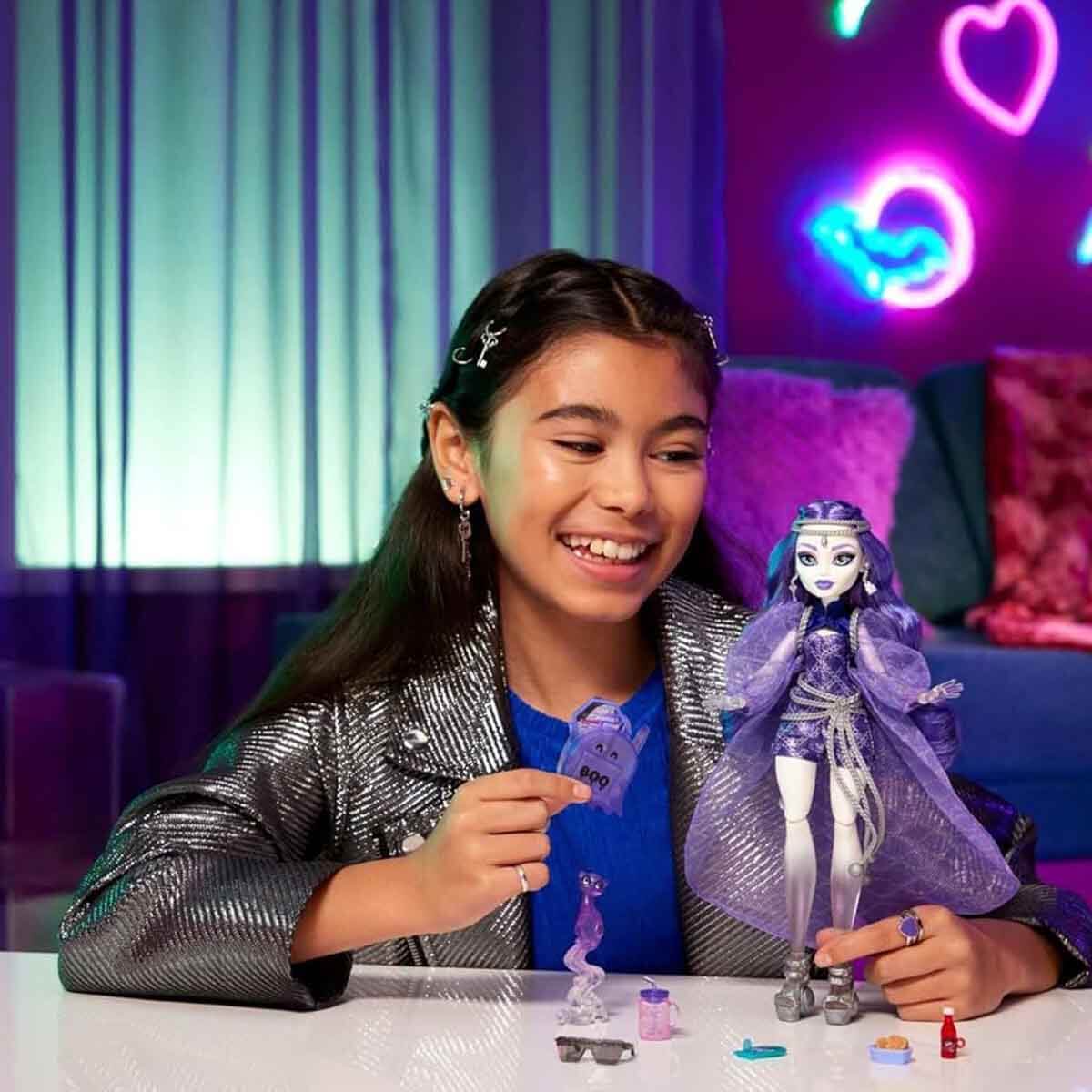 undefined - 2376a_Monster_High_Ana_Karakter_Bebekler_HPD53.jpg