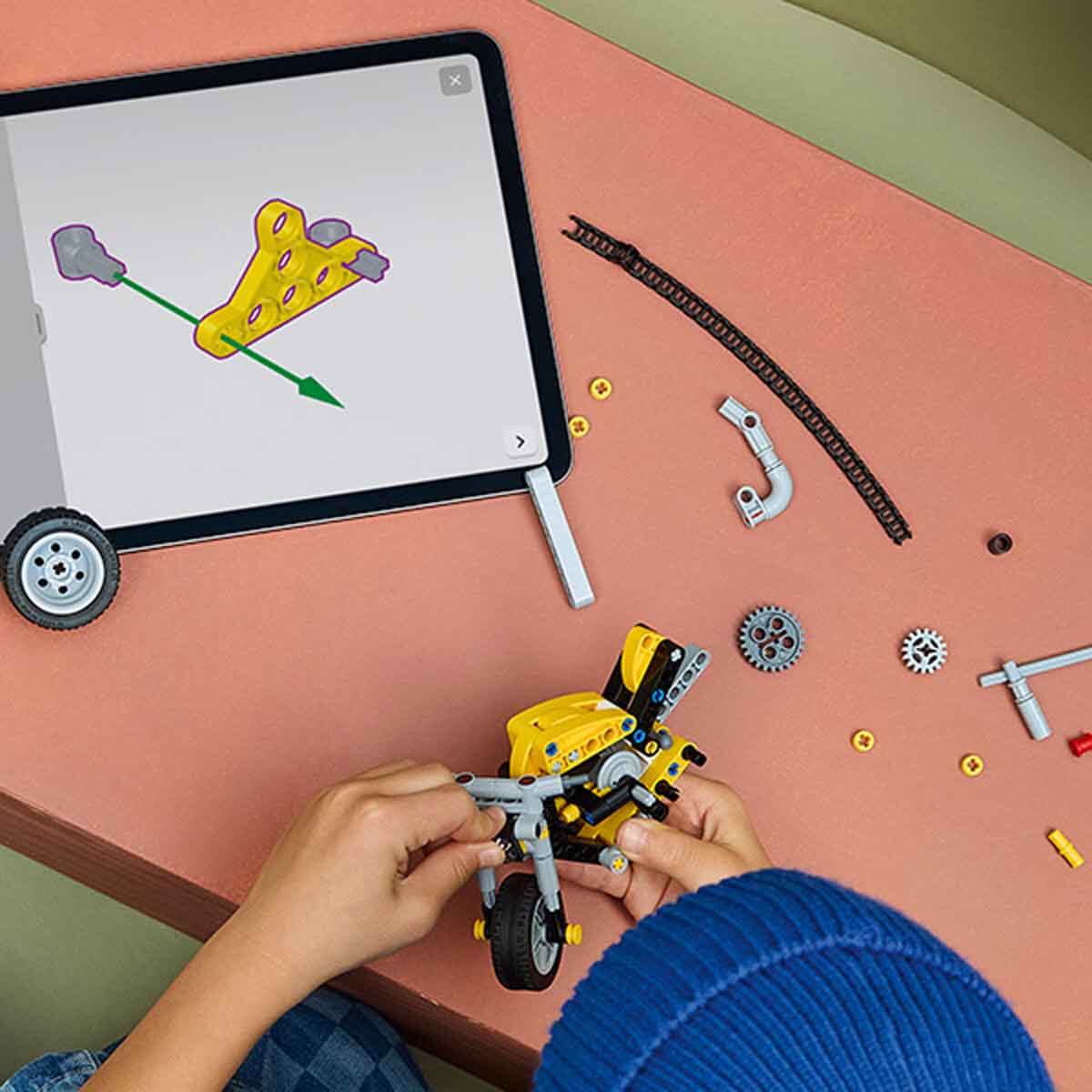 undefined - 23a47_LEGO_Technic_Sari_Motosiklet_42225_.jpg