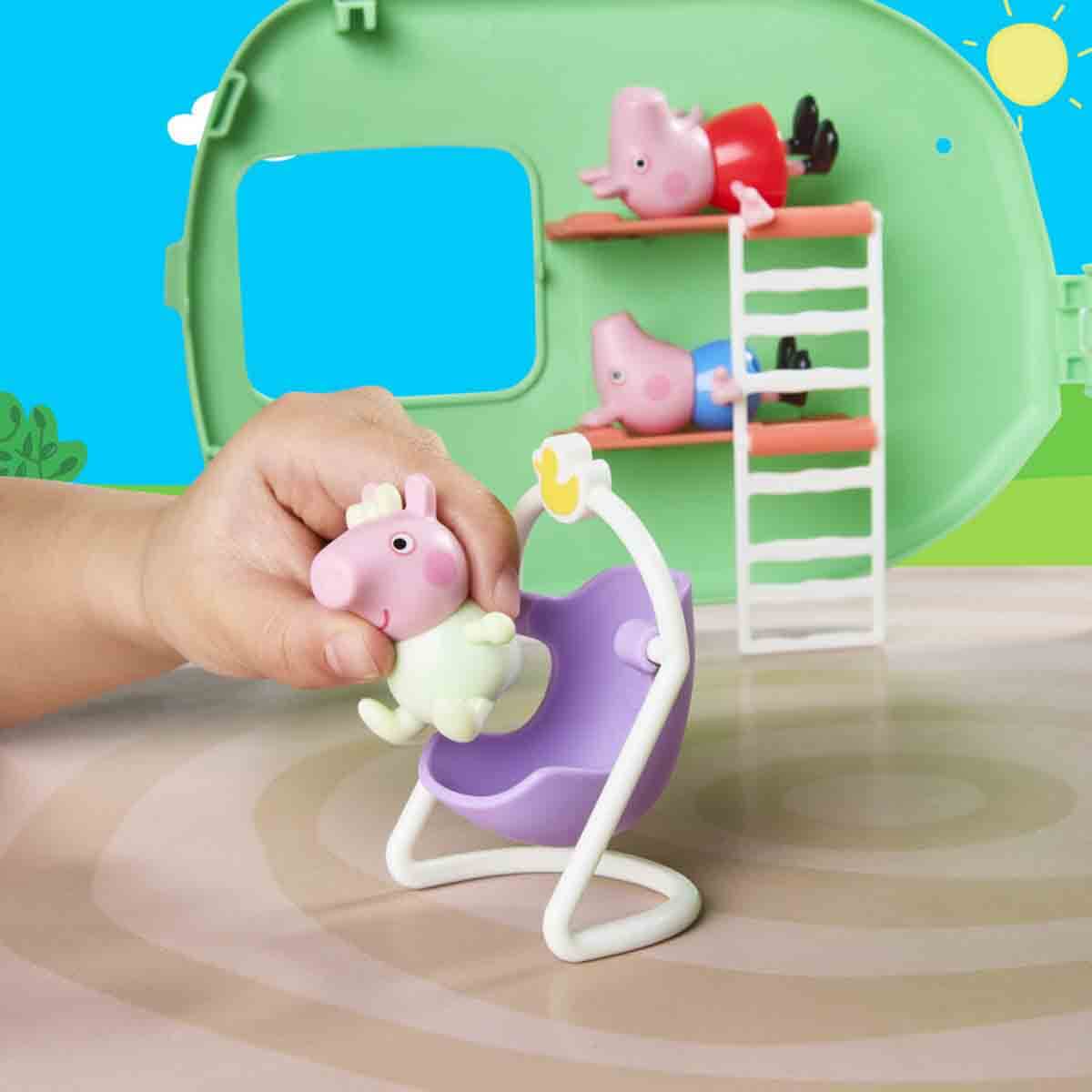 undefined - 28769_Peppa_Pig_Three_Little_Piggies_Karavan_Oyun_Seti.jpg