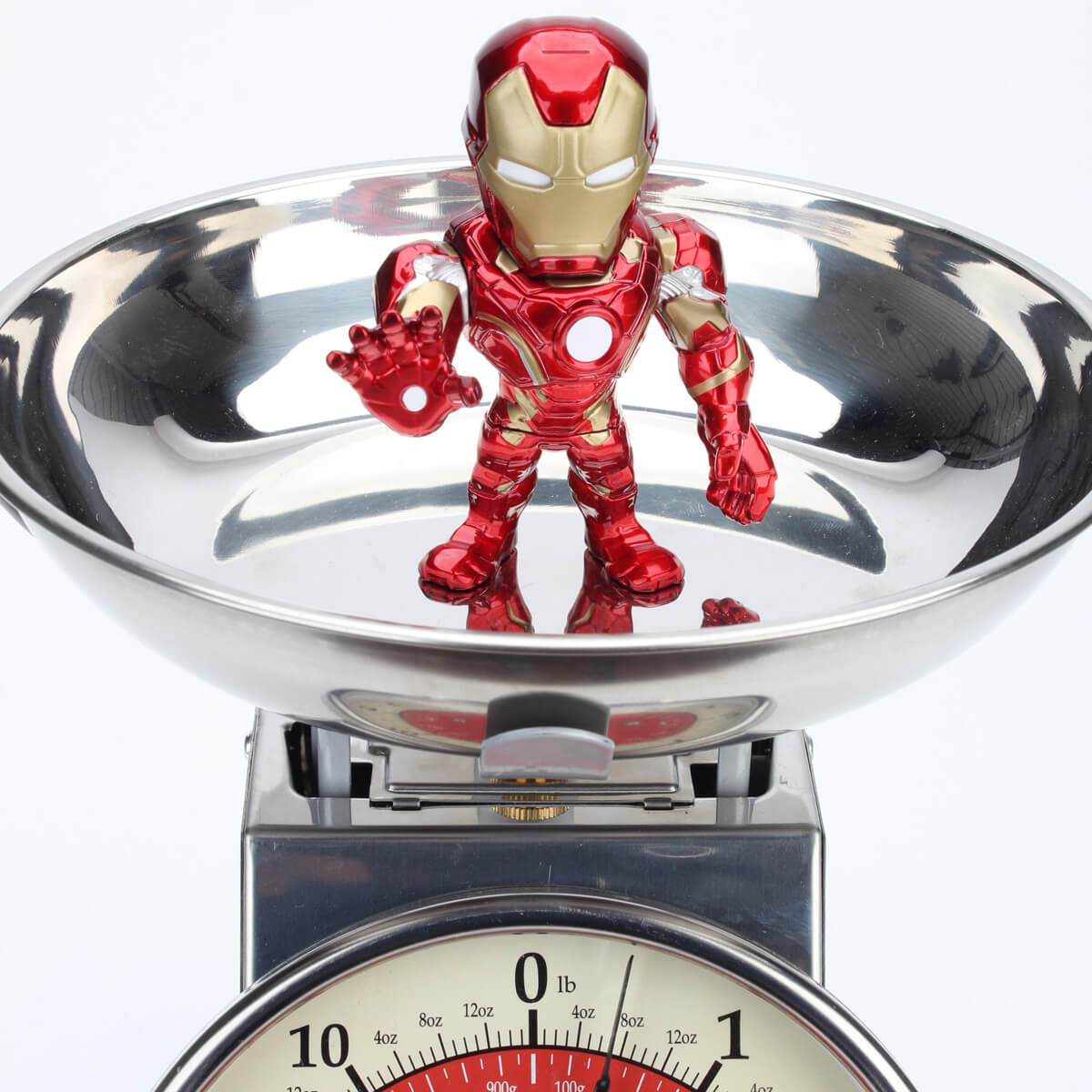 undefined - 29563_Marvel_Avengers_Die_Cast_Iron_Man_Figuru.jpg