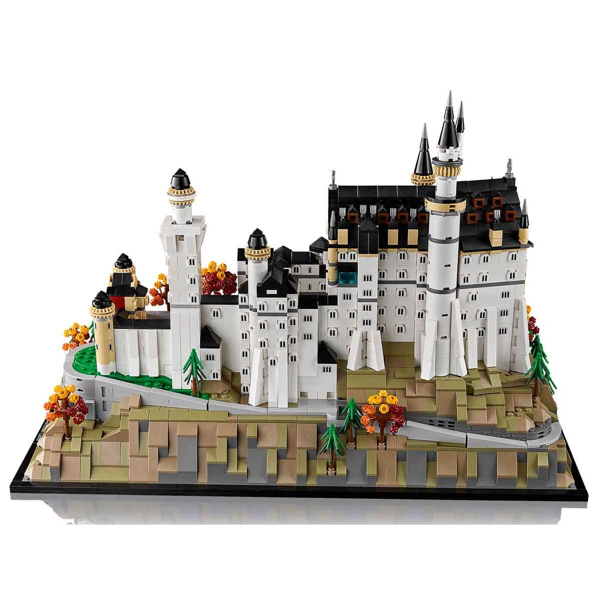 undefined - 2b041_LEGO_Architecture_Neuschwanstein_Satosu_21063_.jpg