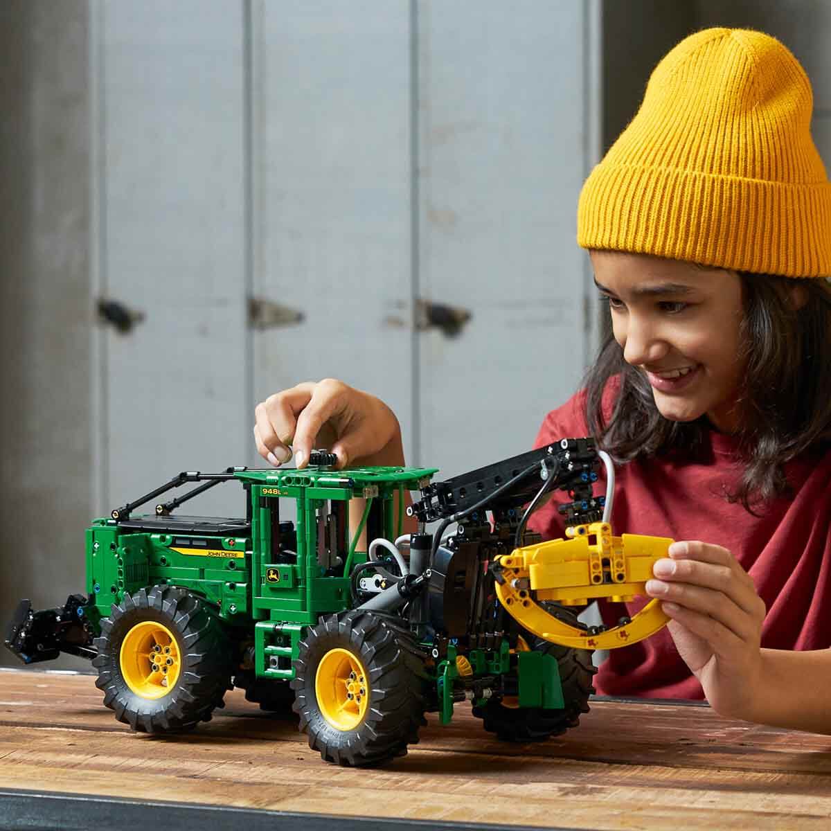 undefined - 2b659_LEGO_Technic_John_Deere_948L_II_Orman_Makinesi_421.jpg
