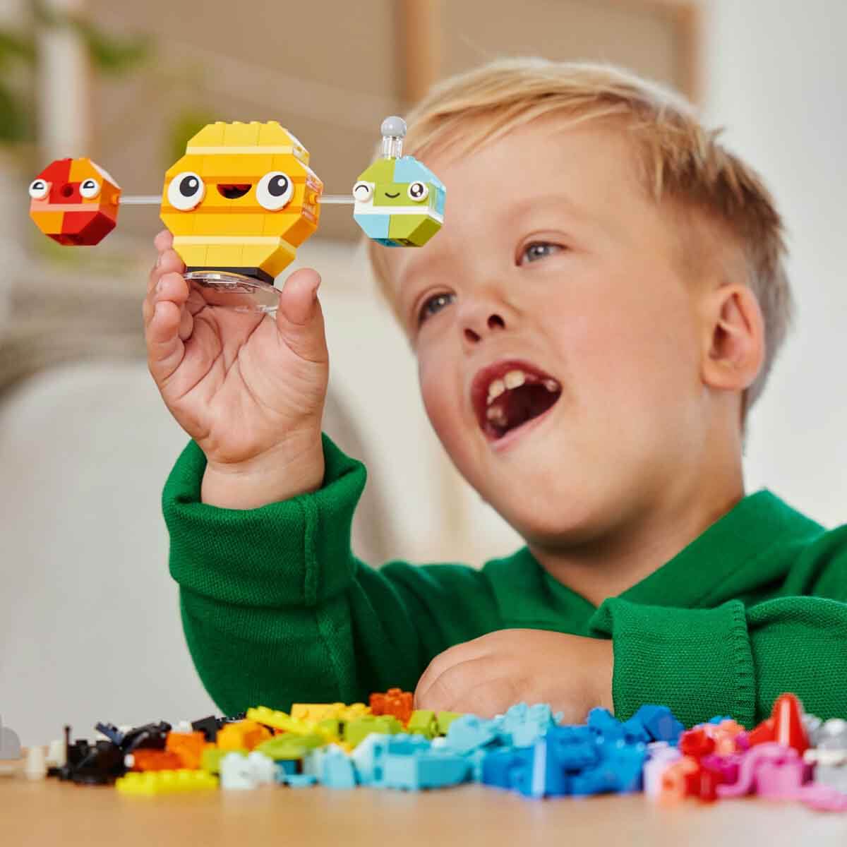 undefined - 2d9ea_LEGO___Classic_Yaratici_Uzay_Gezegenleri_11037_.jpg