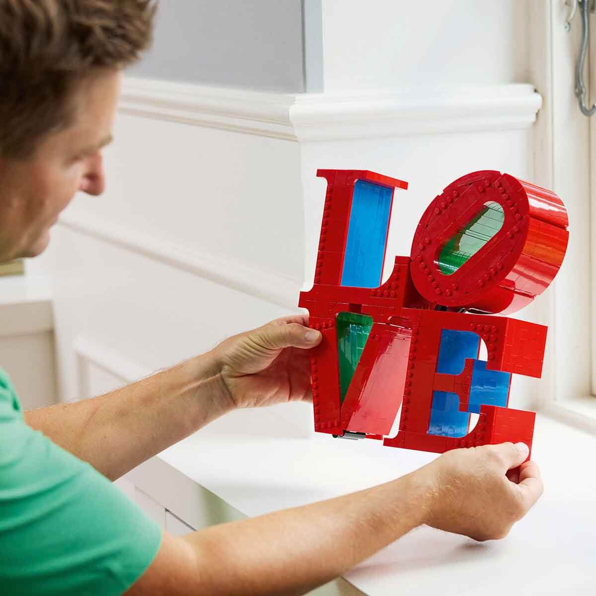 undefined - 2db38_LEGO_Art_LOVE_31214.jpg