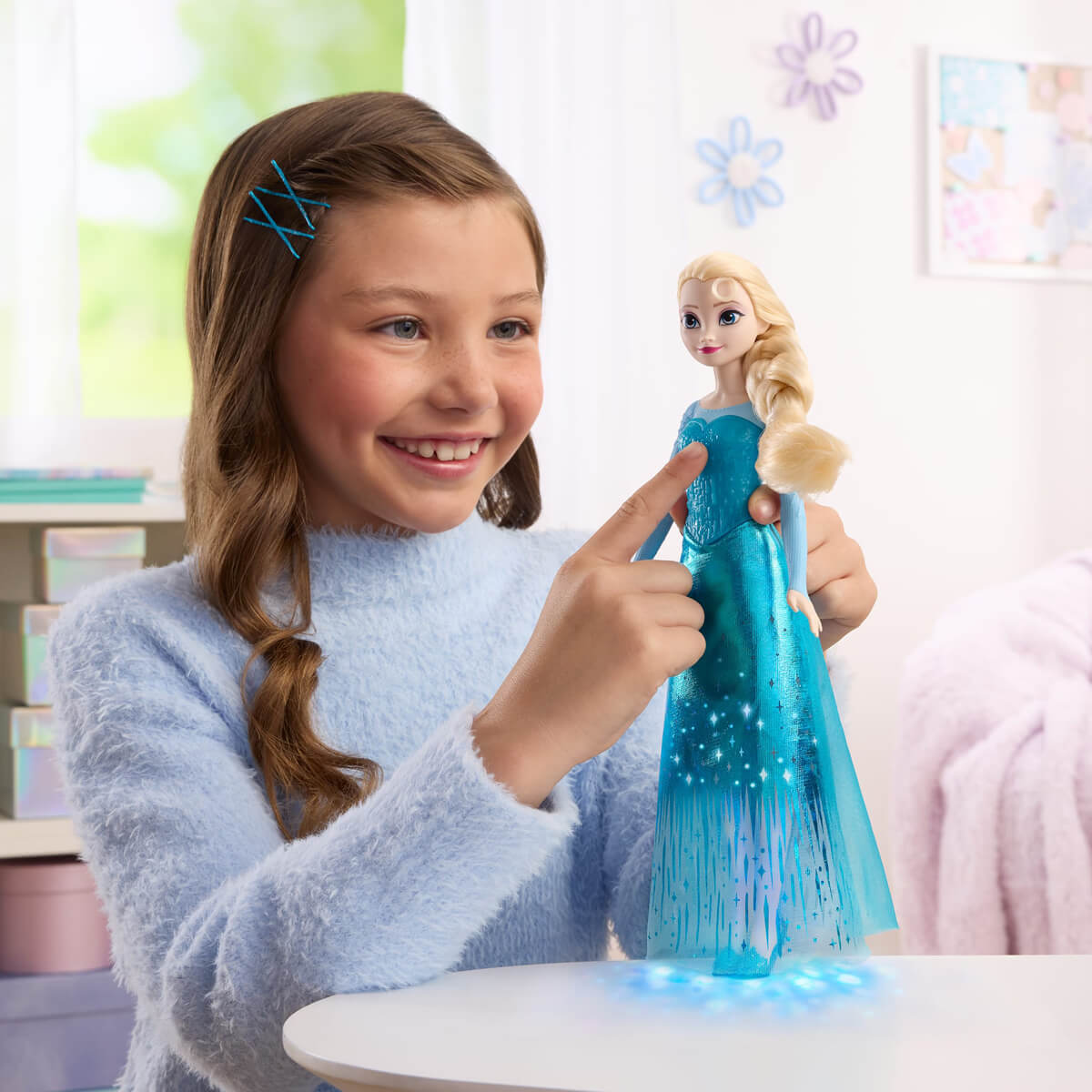 undefined - 2dc1a_Disney_Karlar_Ulkesi_Sarki_Soyleyen_Isikli_Elsa_Be.jpg