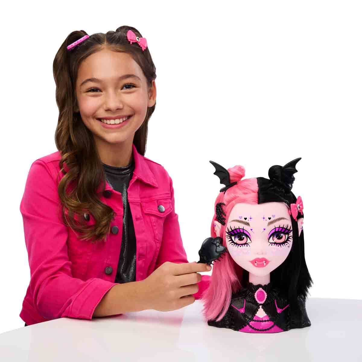 undefined - 2e347_Monster_High_Draculaura_Sac_Tasarim_Bustu_Oyun_Set.jpg