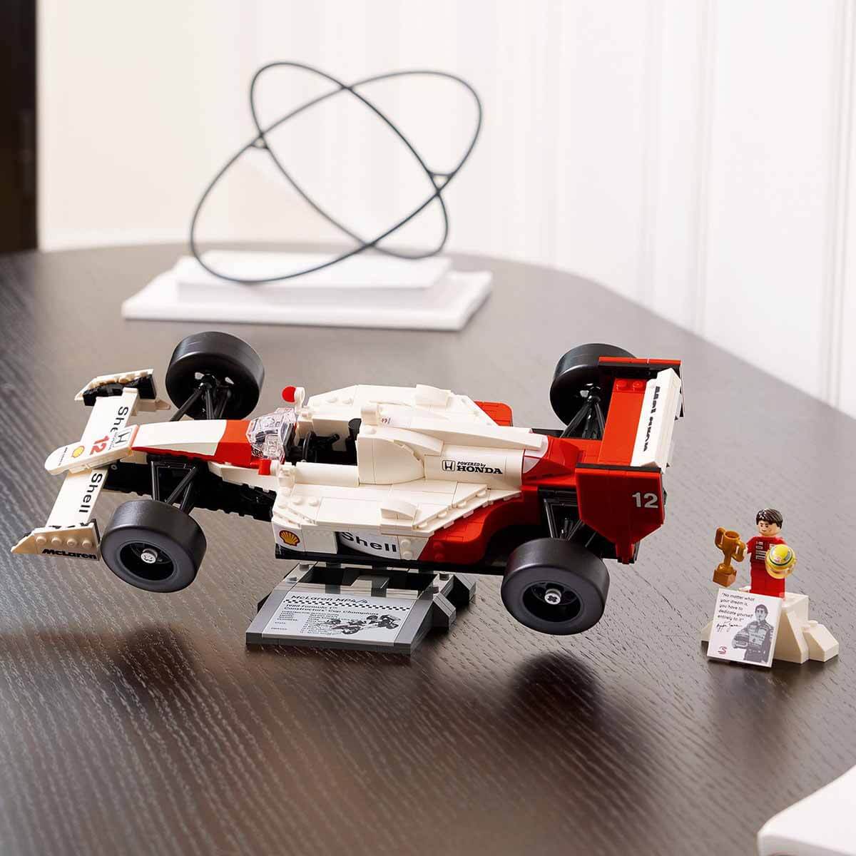 undefined - 3090a_LEGO_Icons_McLaren_MP44_ve_Ayrton_Senna_10330_.jpg