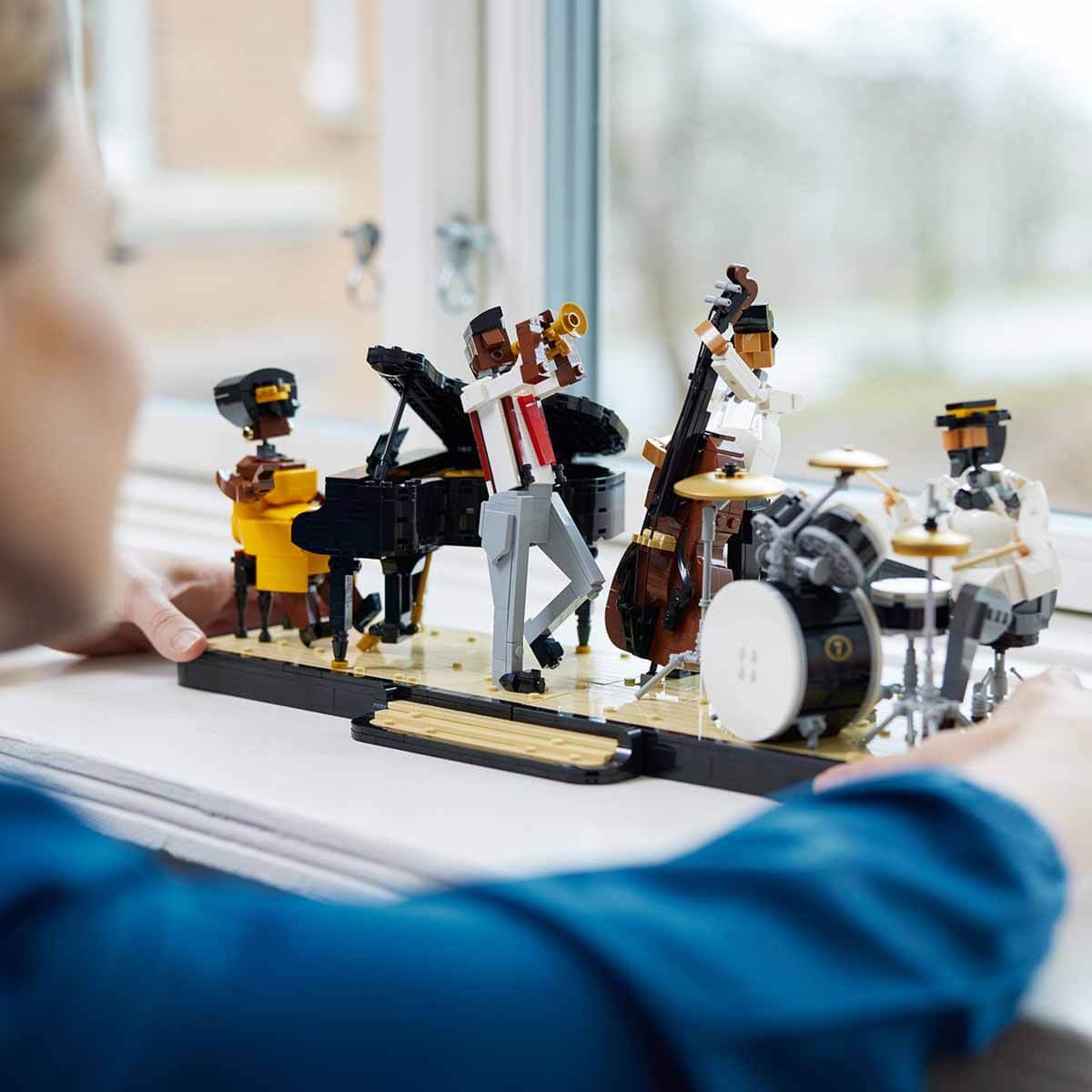 undefined - 31248_LEGO_Ideas_Caz_Dortlusu_21334.jpg