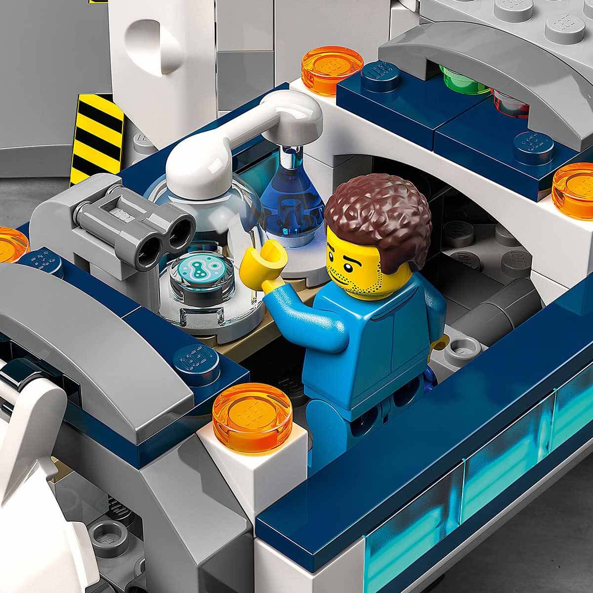 undefined - 31a93_LEGO_City_Ay_Arastirma_Ussu_60350.jpg