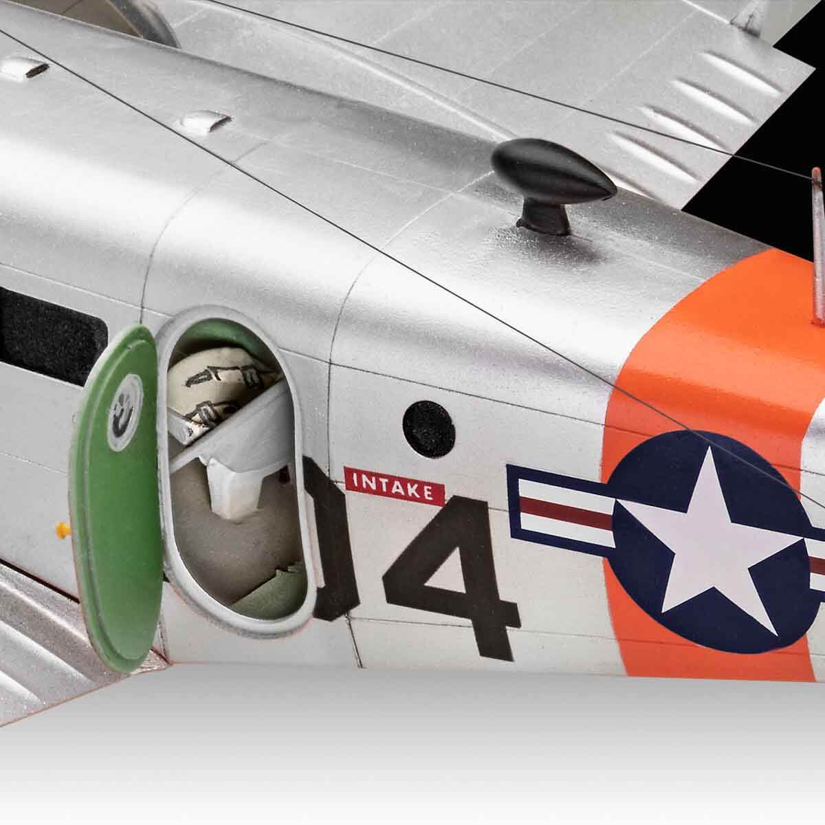 undefined - 32b42_Revell_148_Beechcraft_Model_18_VSA03811.jpg