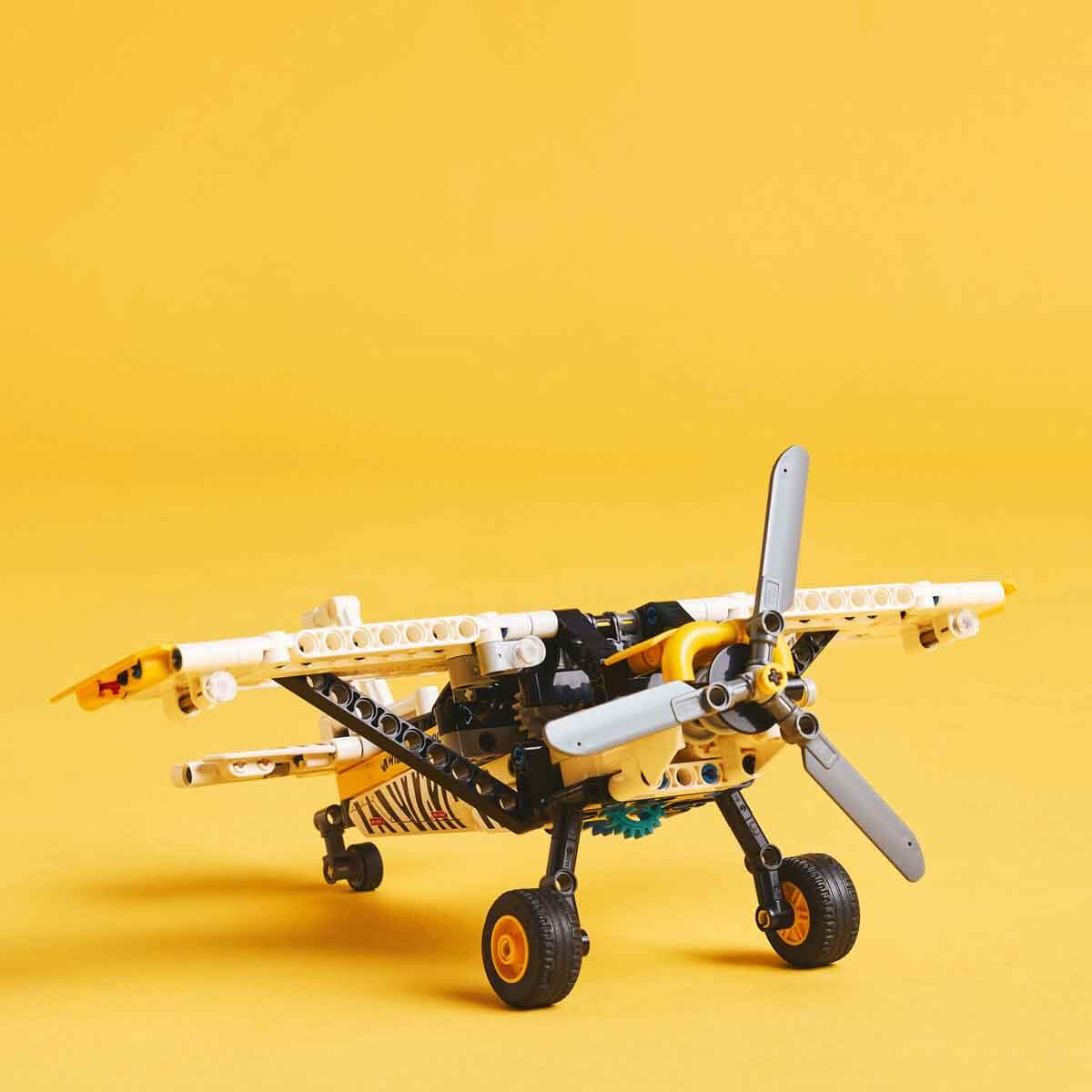 undefined - 32b94_LEGO_Technic_Arazi_Ucagi_42198_.jpg