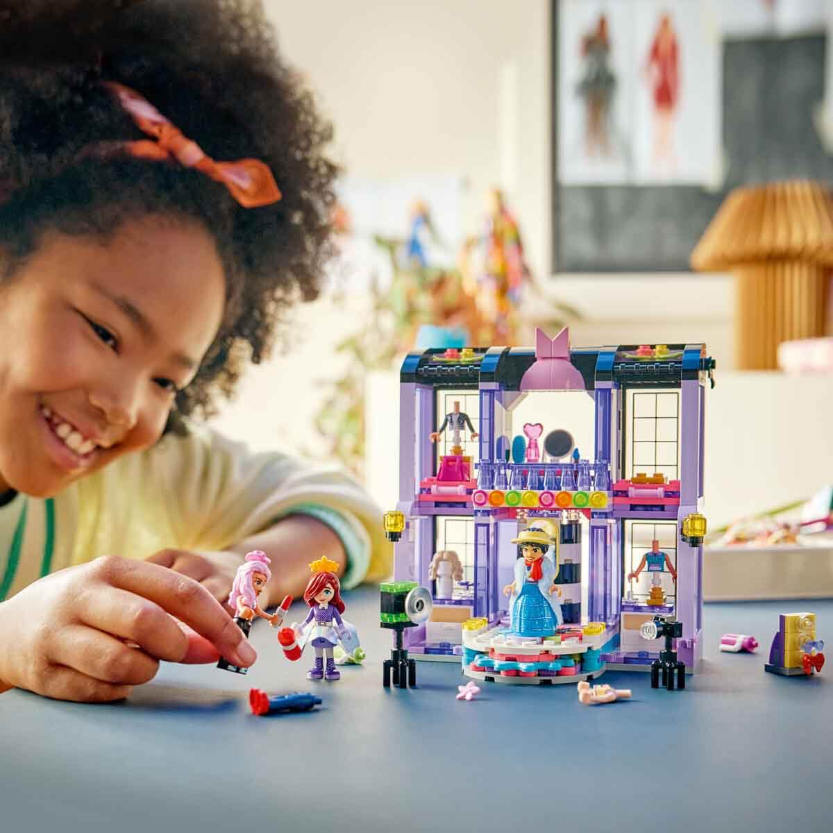 undefined - 3320f_LEGO_Friends_Heartlake_Sehri_Defilesi_42685_.jpg