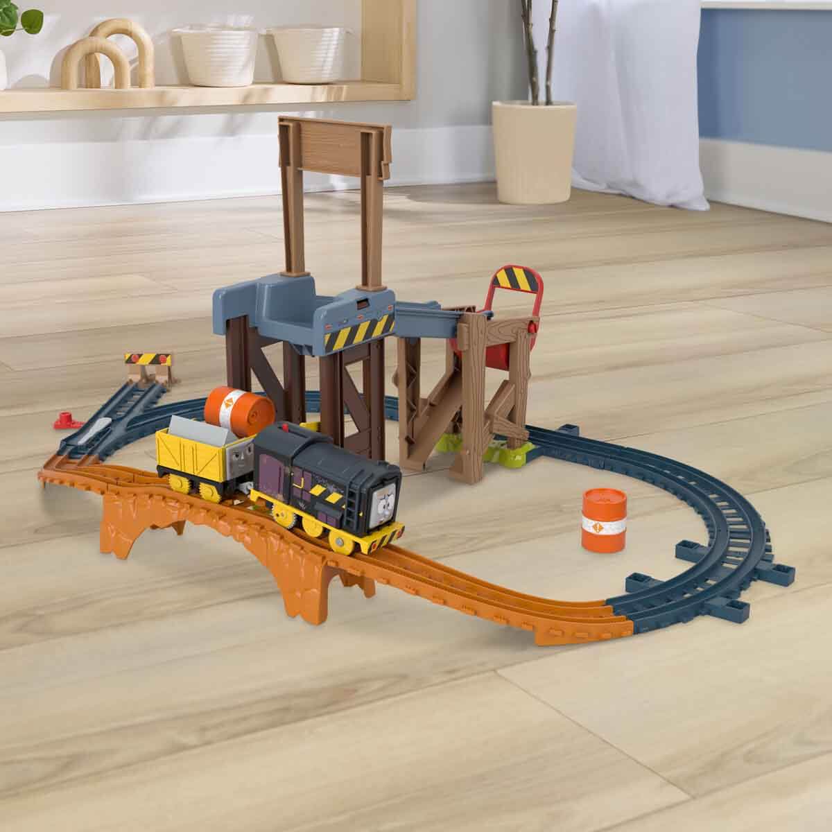 undefined - 3399f_Fisher_Price_Thomas_ve_Arkadaslari_Diesel_Yukleme_.jpg