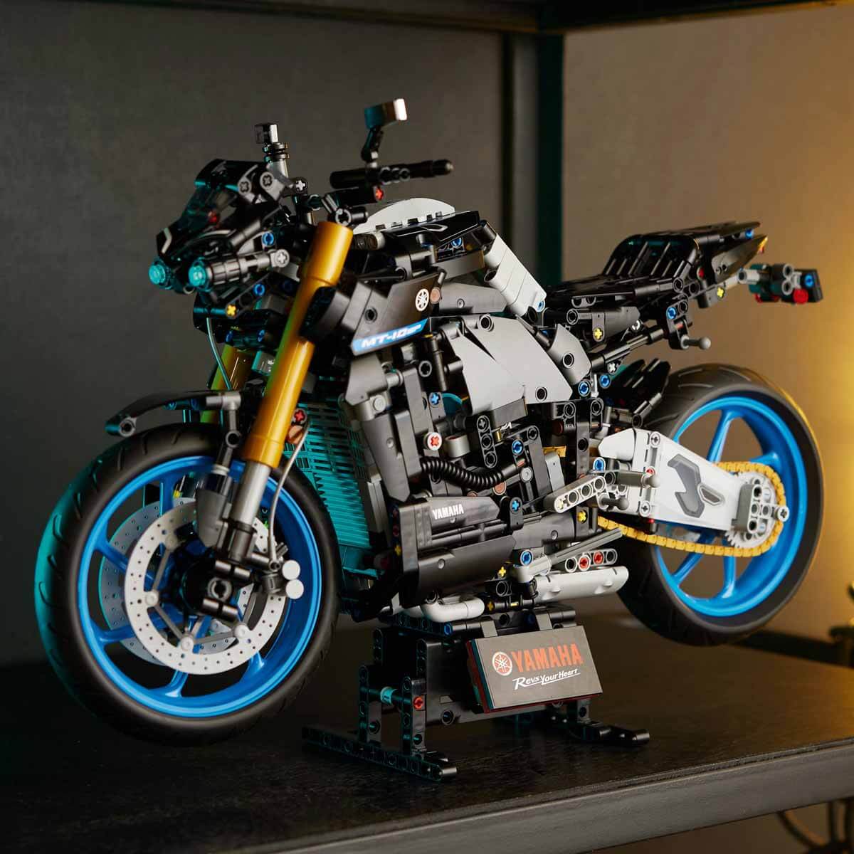 undefined - 34c43_LEGO_Technic_Yamaha_MT_10_SP_42159.jpg