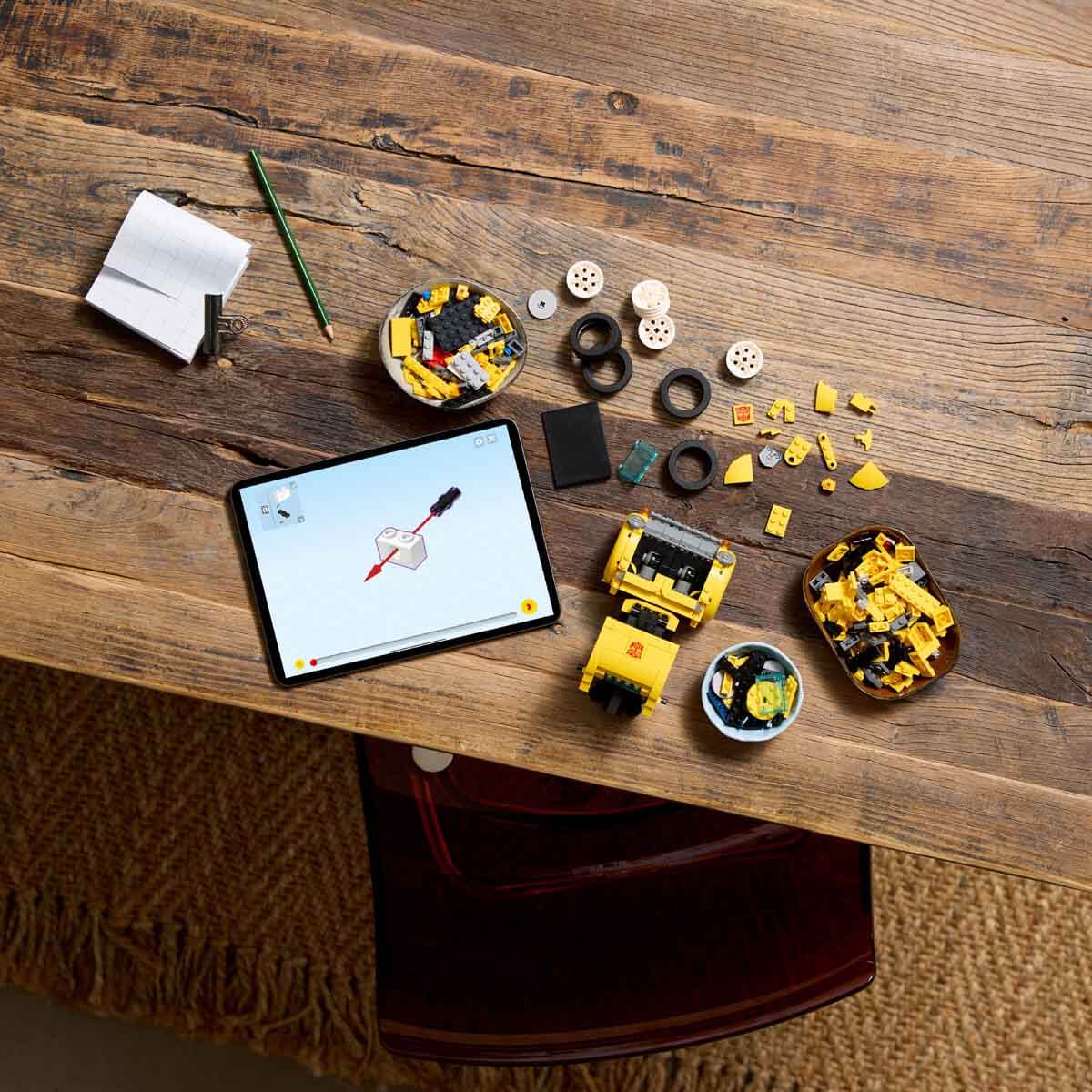 undefined - 35bce_LEGO_Icons_Transformers_Bumblebee_10338_.jpg