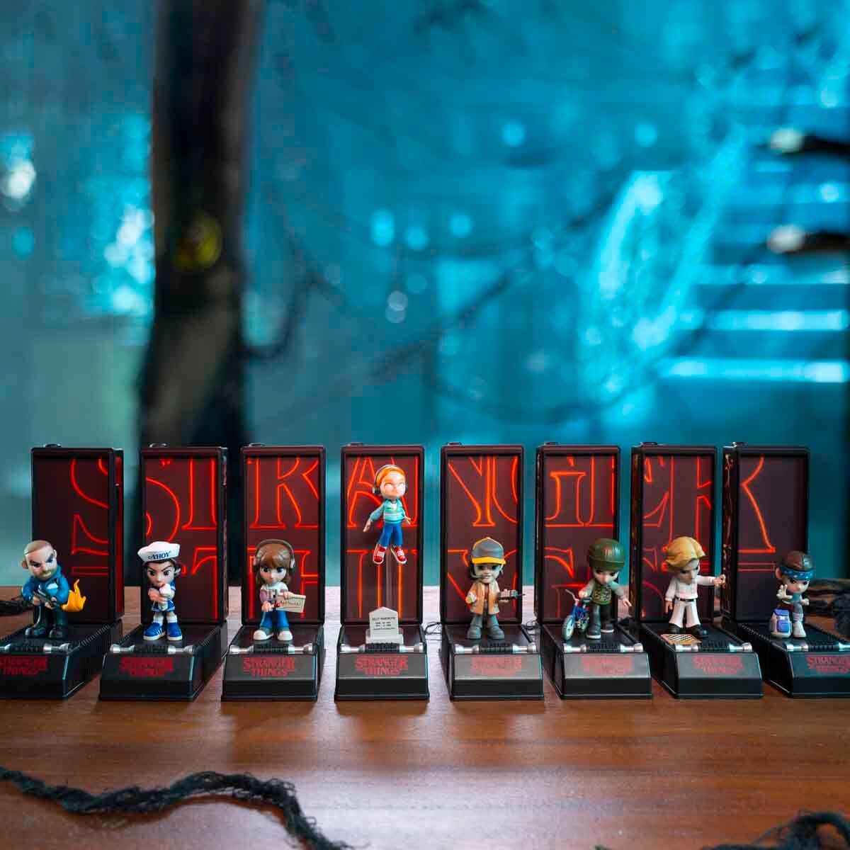 undefined - 3659d_Stranger_Things_Walkie_Talkie_Kapsul_Surpriz_Figur.jpg