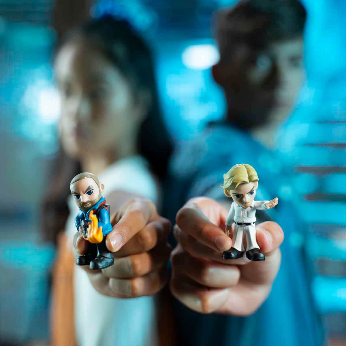 undefined - 37405_Stranger_Things_Walkie_Talkie_Kapsul_Surpriz_Figur.jpg