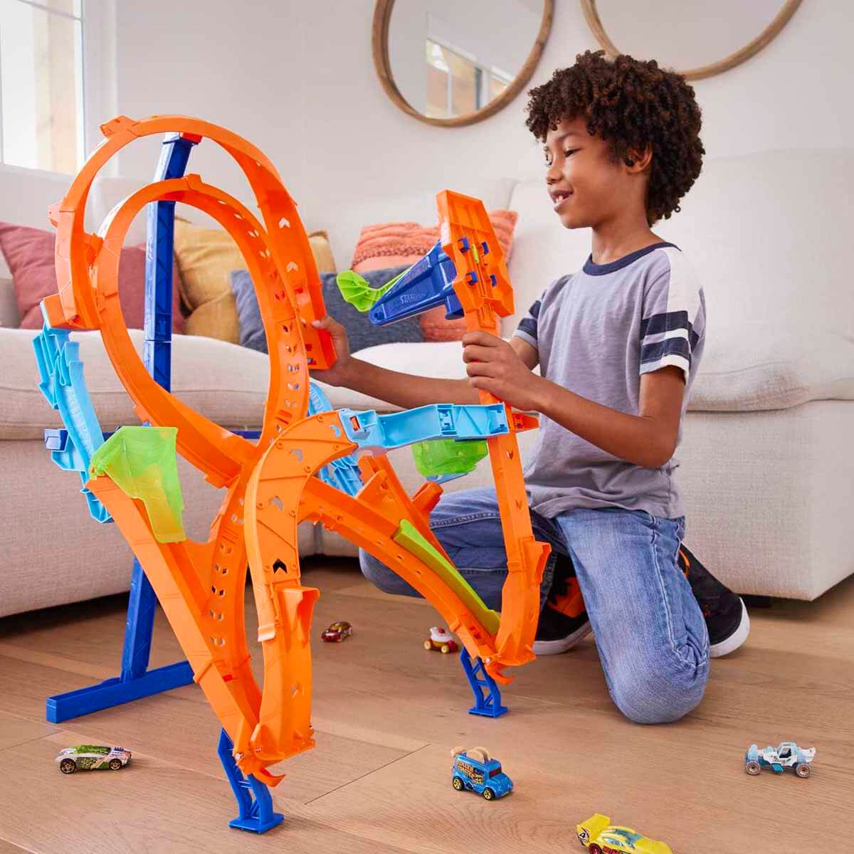 undefined - 37d78_Hot_Wheels_Dikey_Yaris_Heyecani_Oyun_Seti_HMB15.jpg
