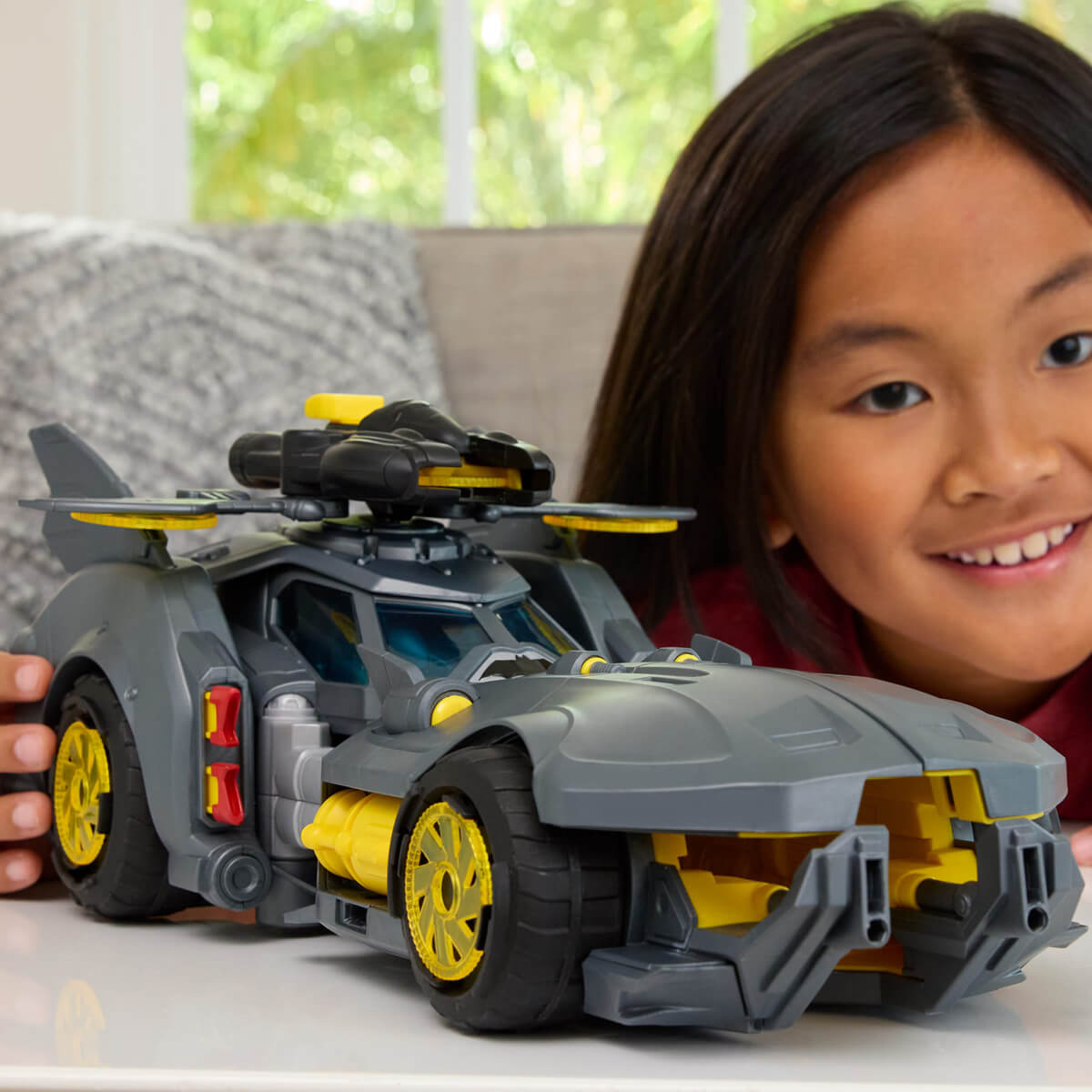 undefined - 382f8_DC_Batman_Batmobile_Araci_JMD52.jpg