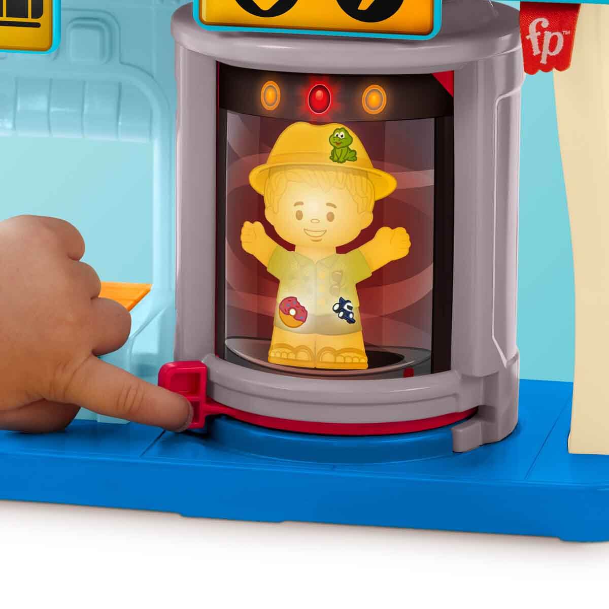 undefined - 385c9_Fisher_Price_Little_People_Havaalani_Macerasi_Oyun.jpg