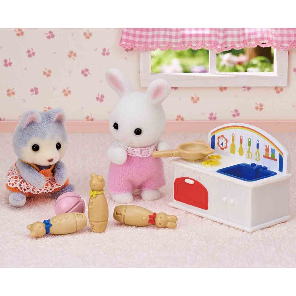 undefined - 392b1_Sylvanian_Families_Tavsan_ve_Panda_Bebegin_Oyun_Od.jpg