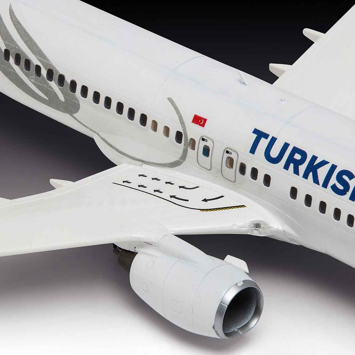 undefined - 3aa23_Revell_1_144_Boeing_737_800_VSU03772.jpg