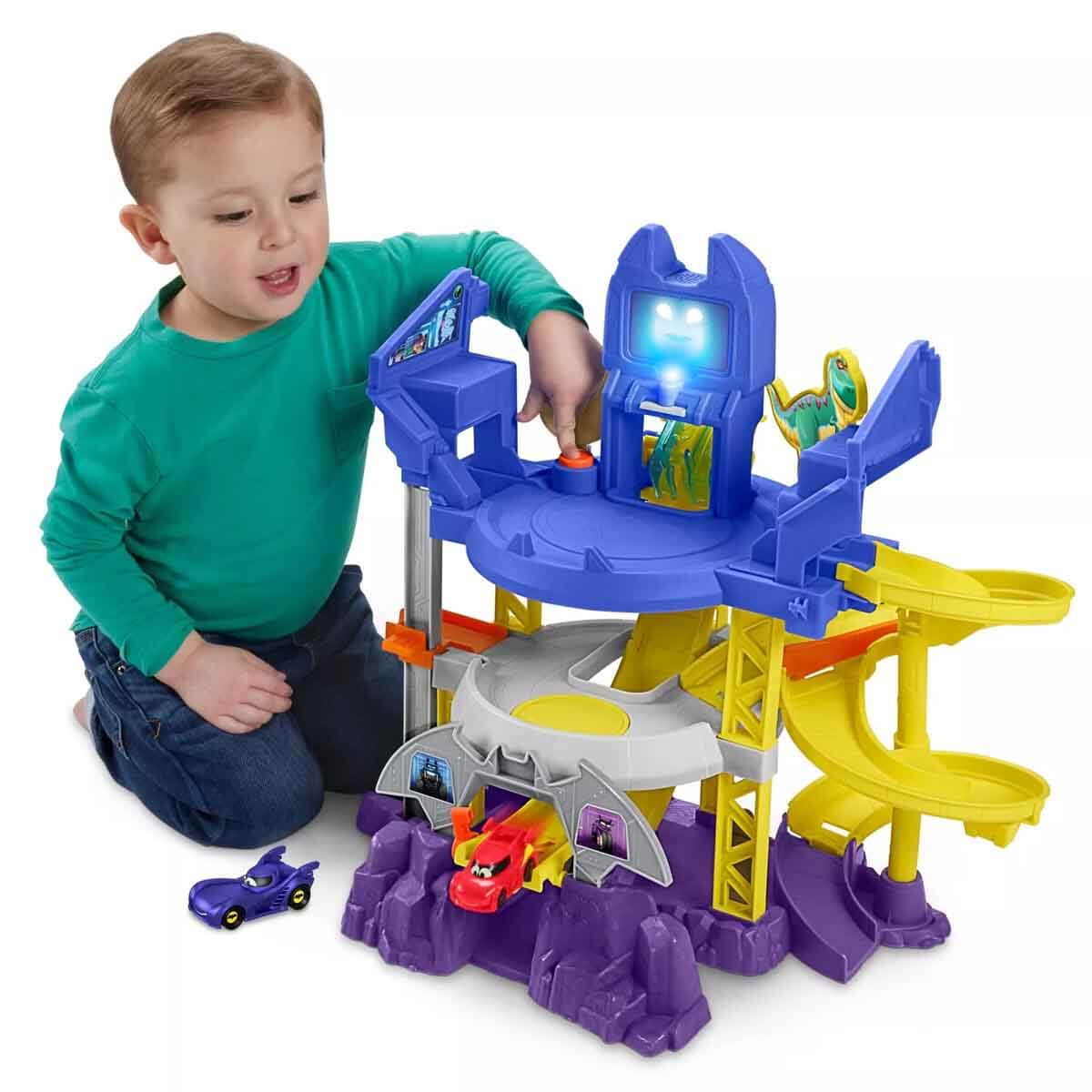 undefined - 3afe6_Fisher_Price_Sesli_ve_Isikli_Batwheels_Batcave_Yar.jpg