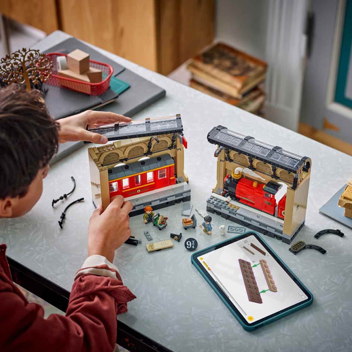undefined - 3b306_LEGO_Harry_Potter_Kitaplik_Dekoru_Hogwarts_Ekspres.jpg