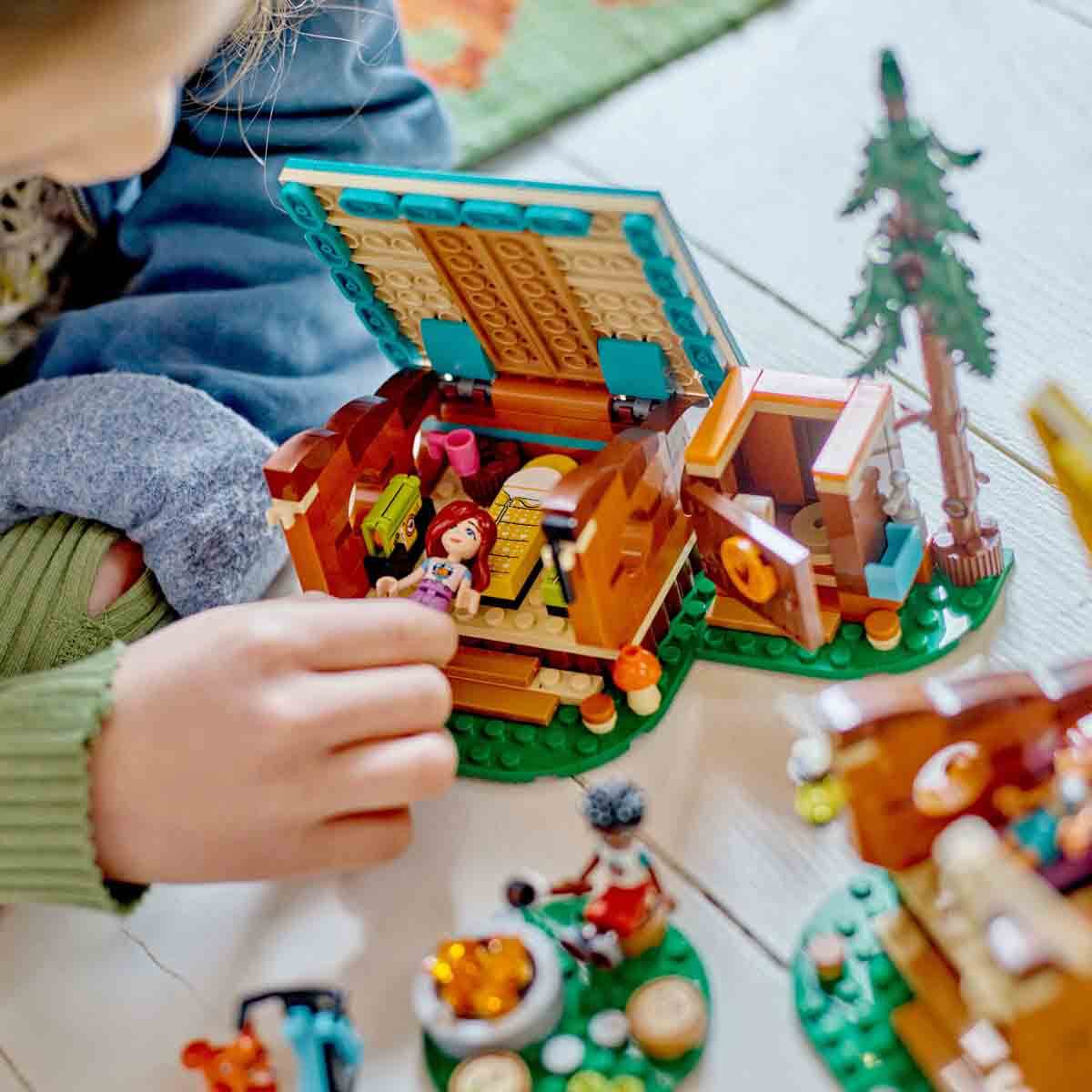 undefined - 3bf5f_LEGO_Friends_Macera_Kampi_Sirin_Kulubeler_42624_.jpg