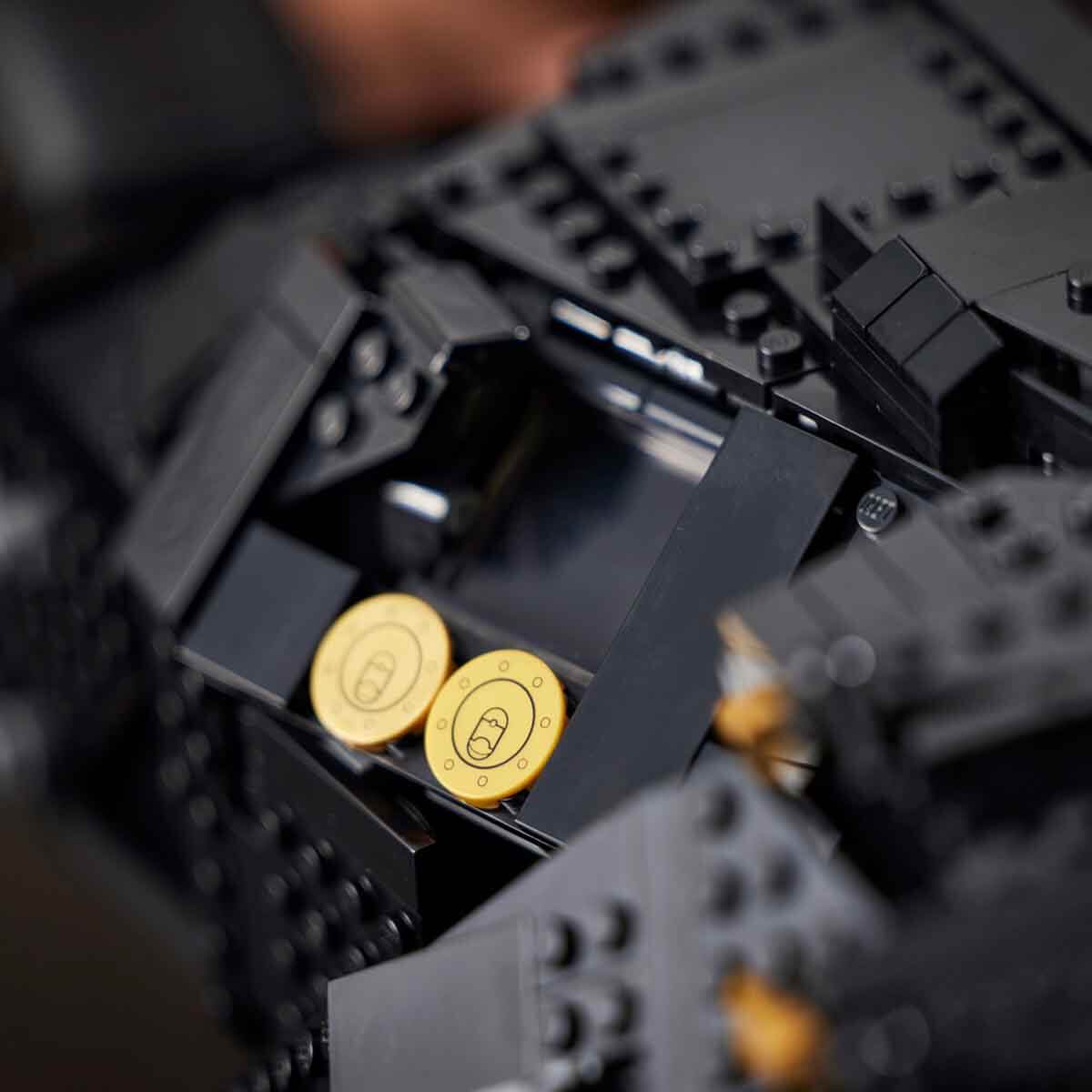undefined - 3c38f_LEGO_DC_Comics_Super_Heroes_Batmobile_Tumbler.jpg
