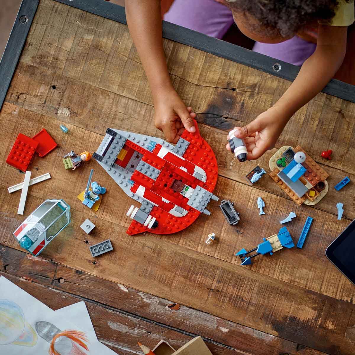 undefined - 3cf90_LEGO___Star_Wars:_Young_Jedi_Adventures_Crimson_Fi.jpg