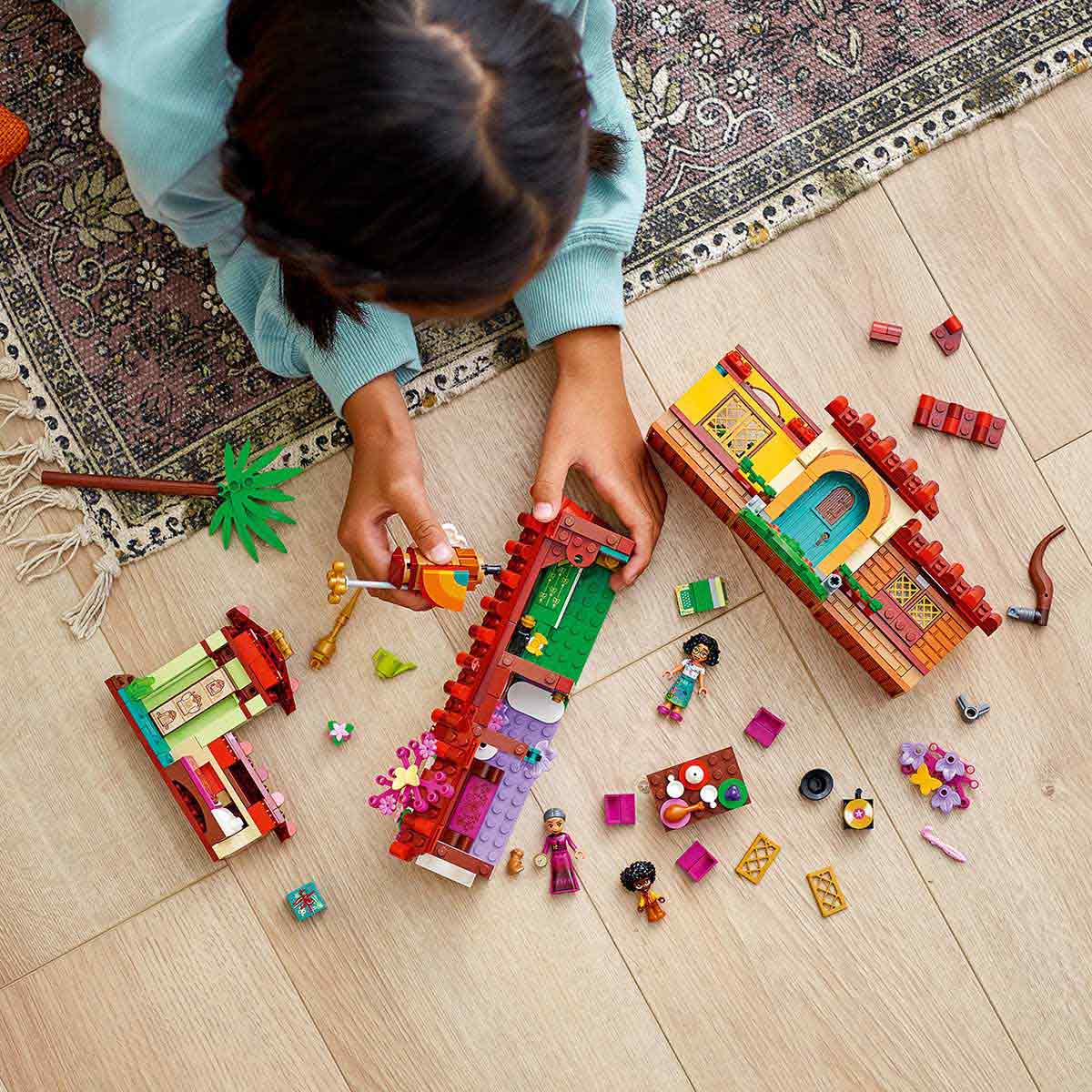 undefined - 3e848_LEGO_Disney_Madrigal_Evi_43202.jpg