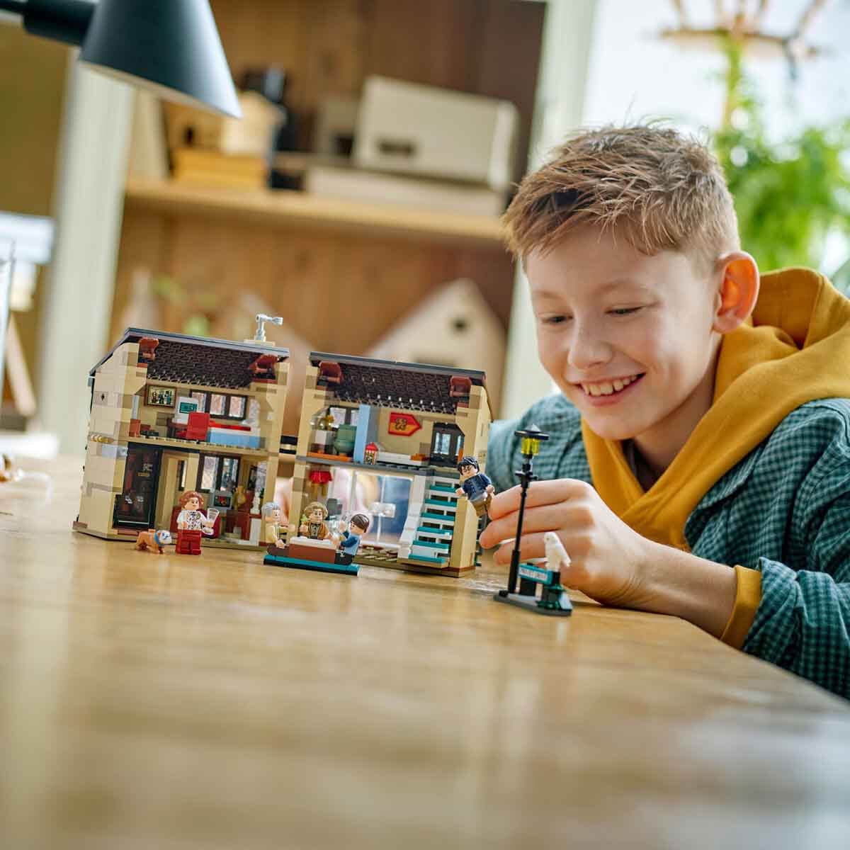 undefined - 405d4_LEGO_Harry_Potter_Privet_Drive_Marge_Halanin_Ziyar.jpg