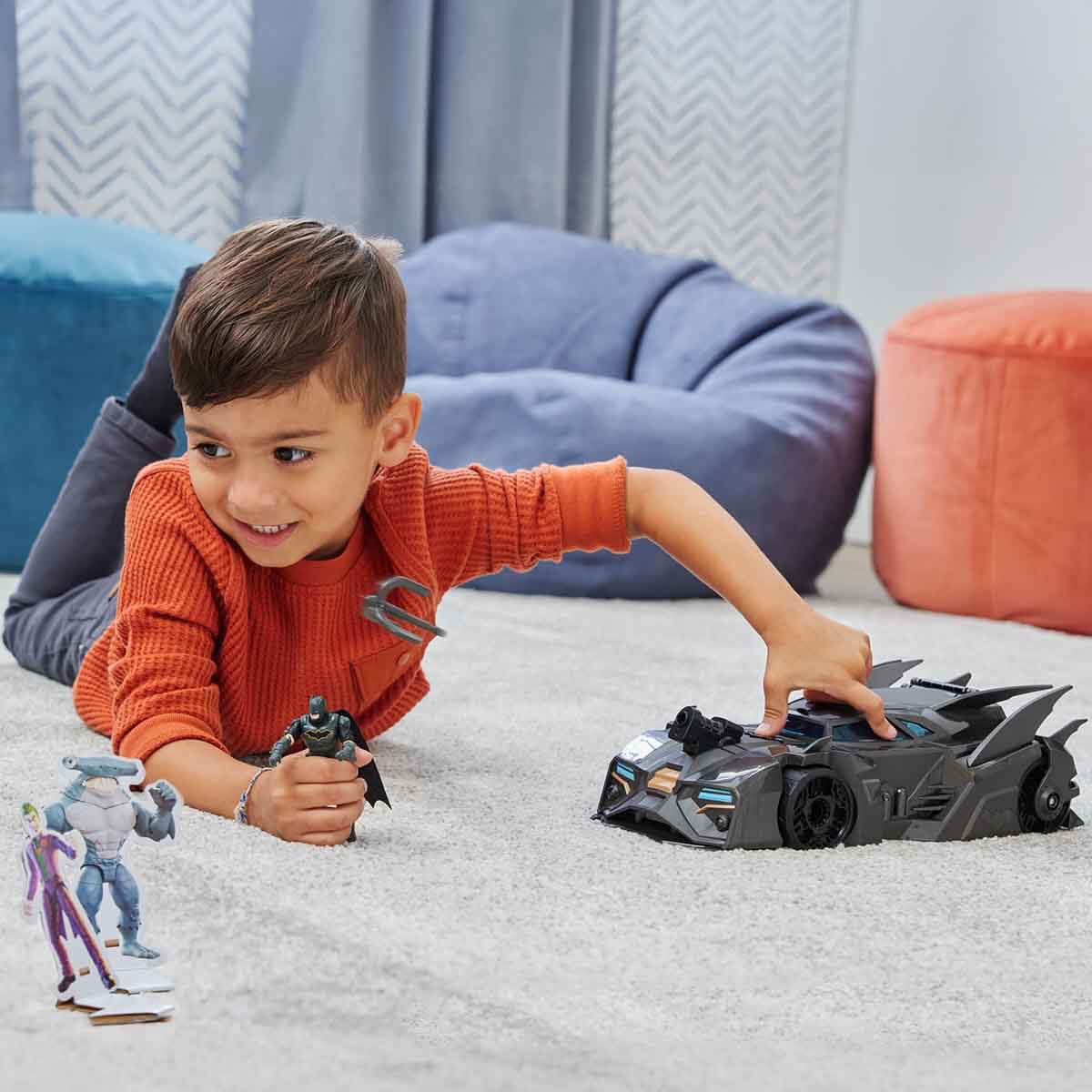 undefined - 40bc7_DC_Comics_Batman_Crusader_Batmobile_Araci_ve_Figur.jpg