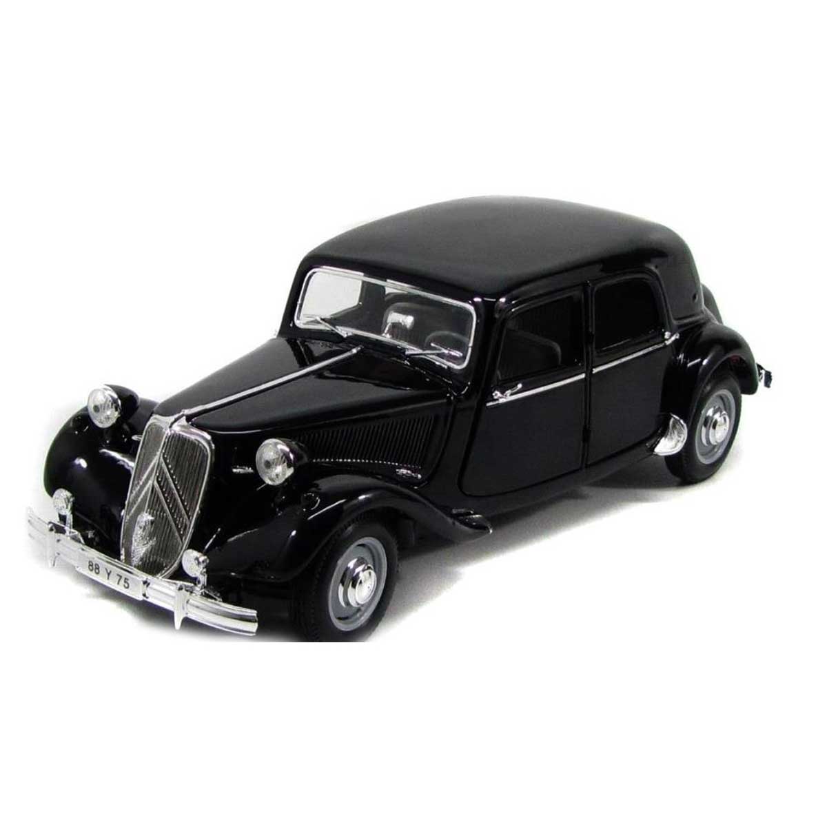 undefined - 411d7_1:18_Maisto_Citroen_15_Cv_6_Cyl_Model_Araba.jpg