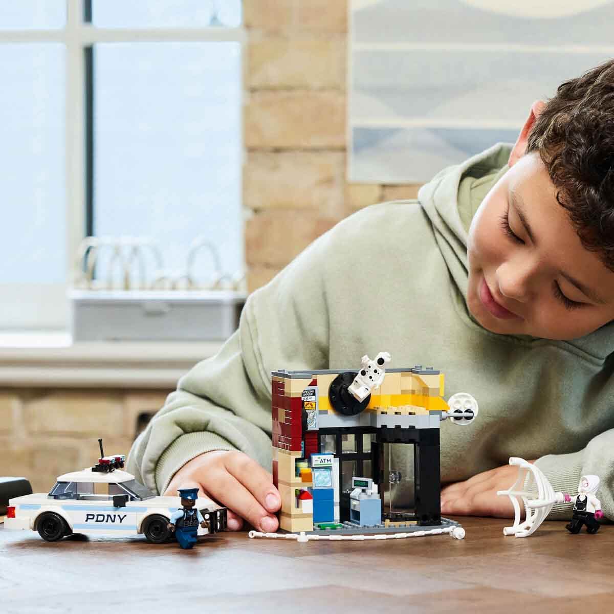undefined - 42694_LEGO_Marvel_SpiderVerse_Miles_Morales_Spota_Karsi_.jpg