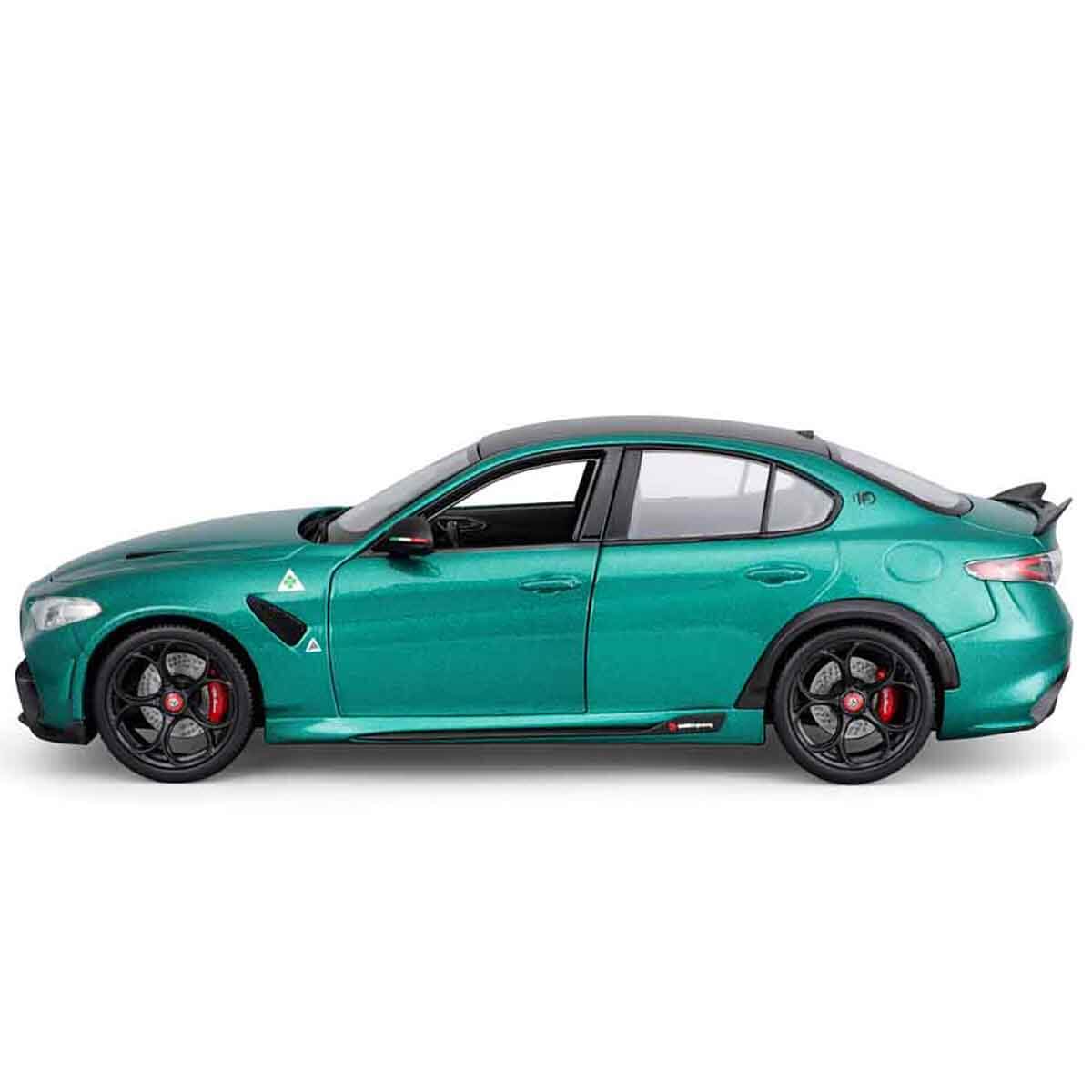 undefined - 4319c_1_18_Alfa_Romeo_Giulia_GTA_Model_Araba.jpg