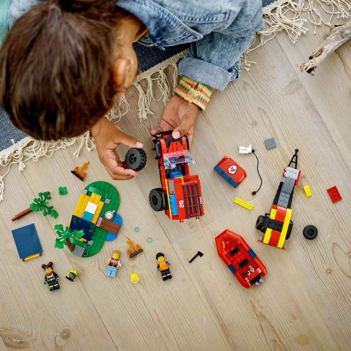 undefined - 43e20_LEGO___City_4x4_Kurtarma_Botlu_Itfaiye_Kamyonu_.jpg