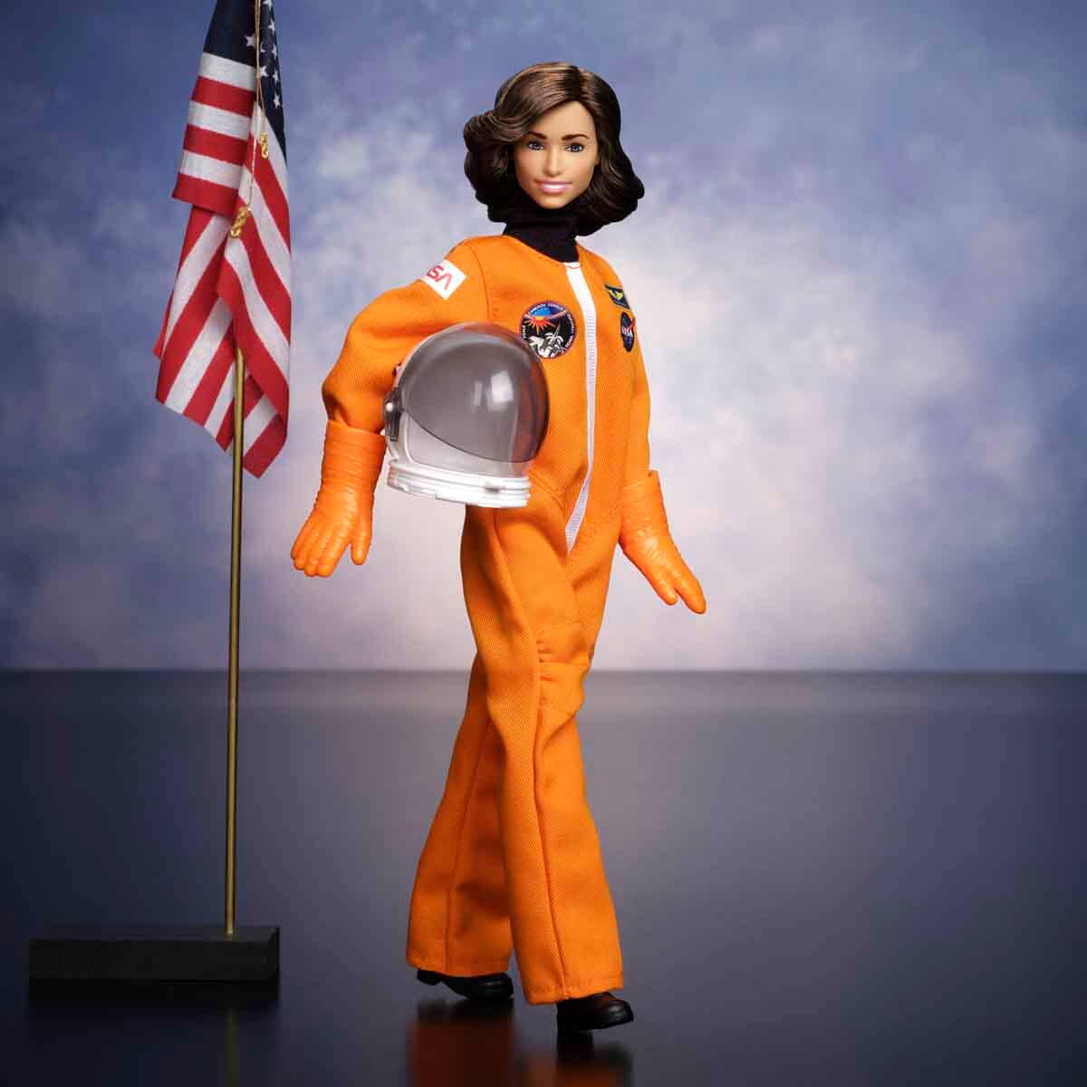 undefined - 4540e_Barbie_Signature_Ellen_Ochoa_Ilham_Veren_Kadinlar_.jpg