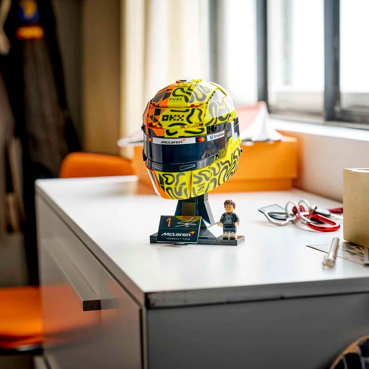 undefined - 48574_LEGO_Editions_McLaren_Mastercard_F1_Team_Lando_Nor.jpg