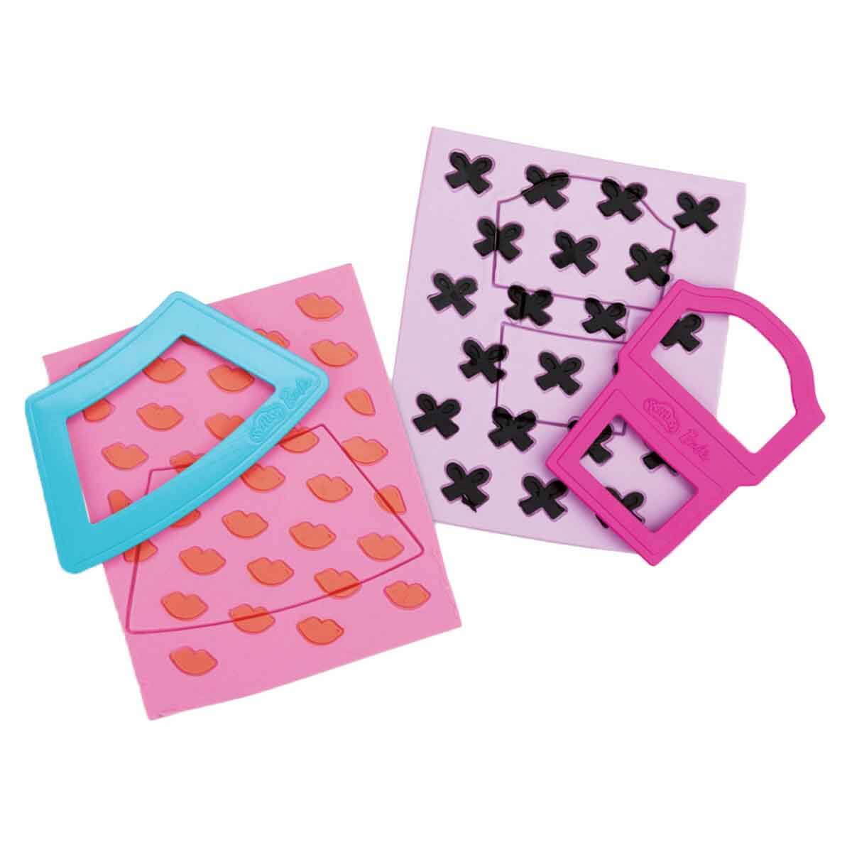 undefined - 496e0_Play_Doh_Barbie_Tasarimci_Moda_Gosterisi_Oyun_Hamu.jpg