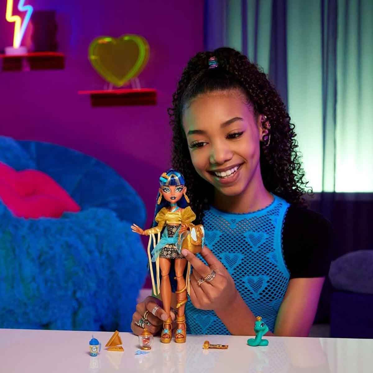 undefined - 49dc8_Monster_High_Ana_Karakter_Bebekler_HPD53.jpg