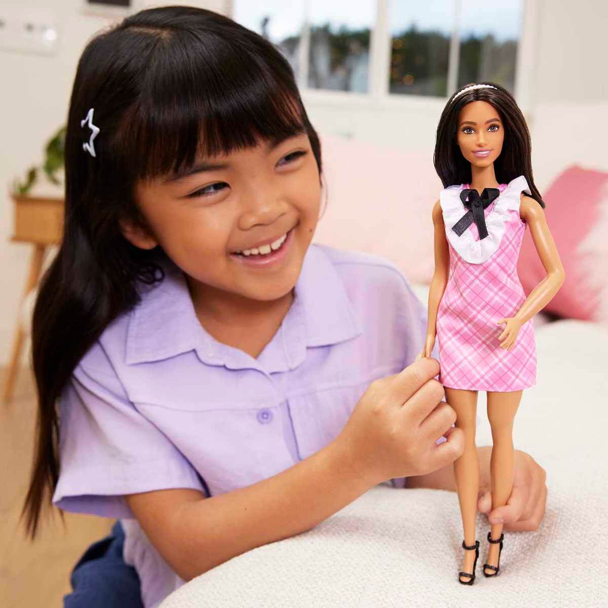 undefined - 4a831_Barbie_Ekose_Elbiseli_Fashionistas_Bebegi_HJT06.jpg