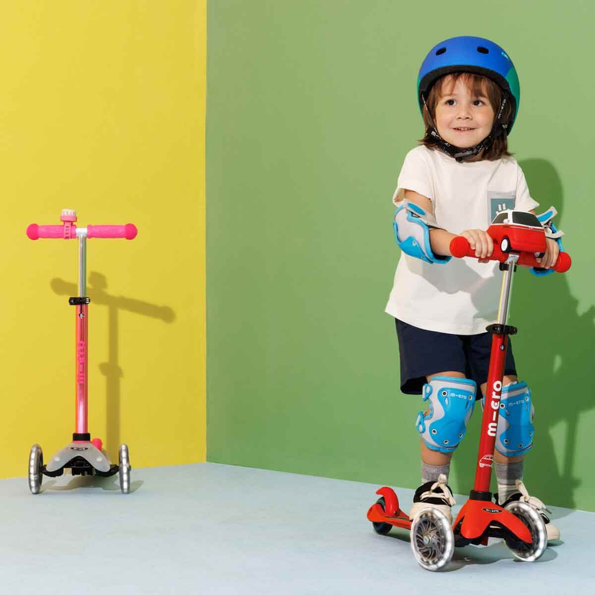 undefined - 4b18b_Micro_Minilio_3_Tekerlekli_Isikli_Kirmizi_Scooter.jpg