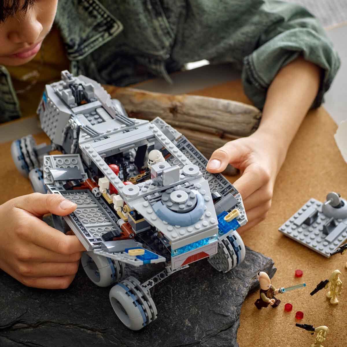 undefined - 4b496_LEGO_Star_Wars_Klon_Savaslari_Cumhuriyet_Juggernau.jpg