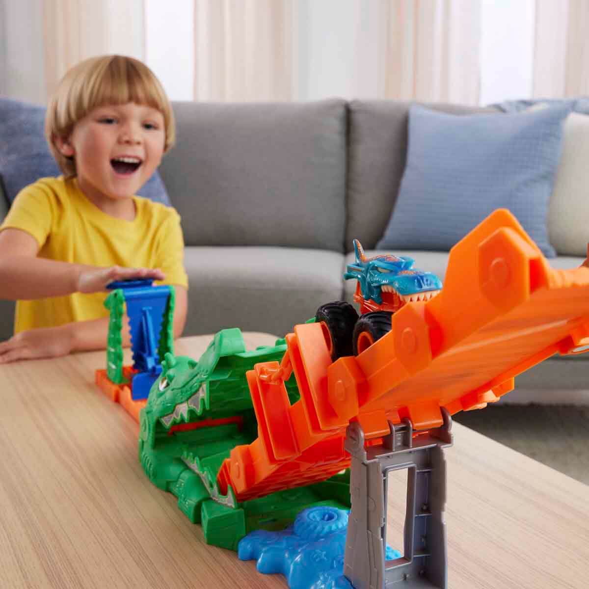 undefined - 4e5c0_Hot_Wheels_Monster_Trucks_Timsah_Carpisma_Mucadele.jpg